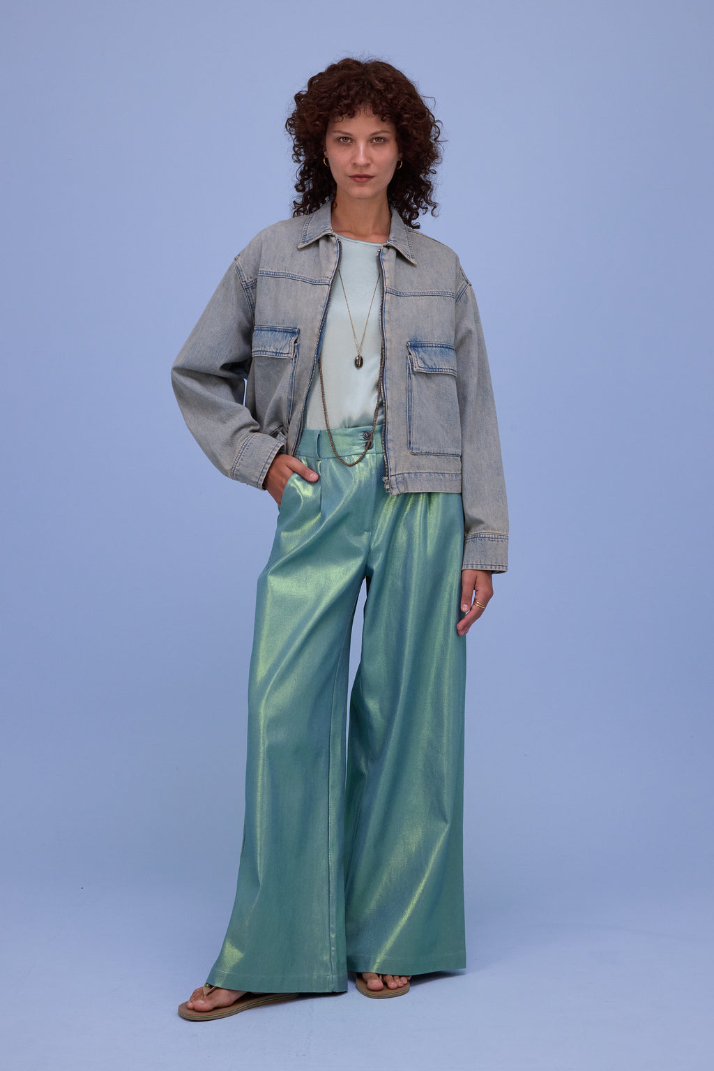 Danielle top in shiny aloë satin