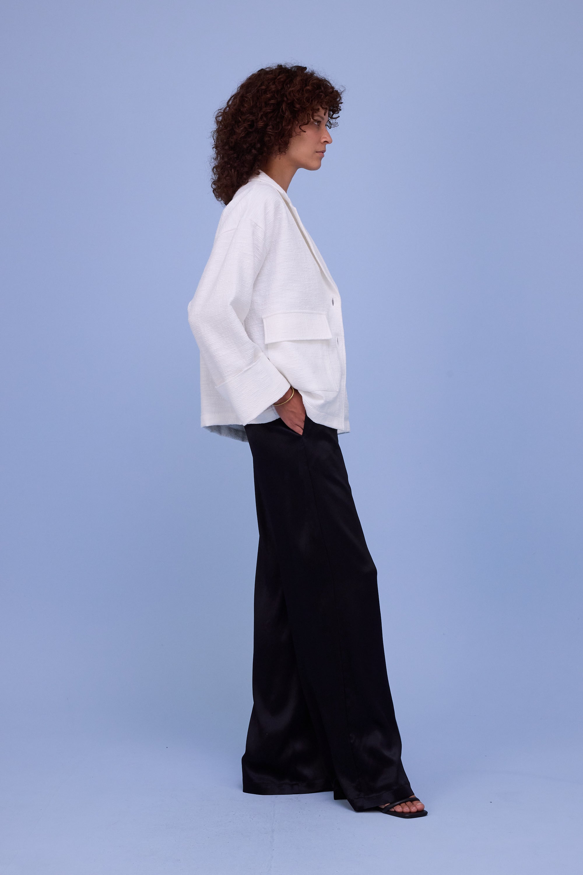 Helder jasje in witte tweedy cotton