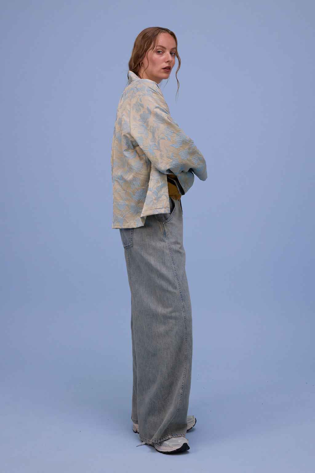 Flenn kimono in blue glow jacquard