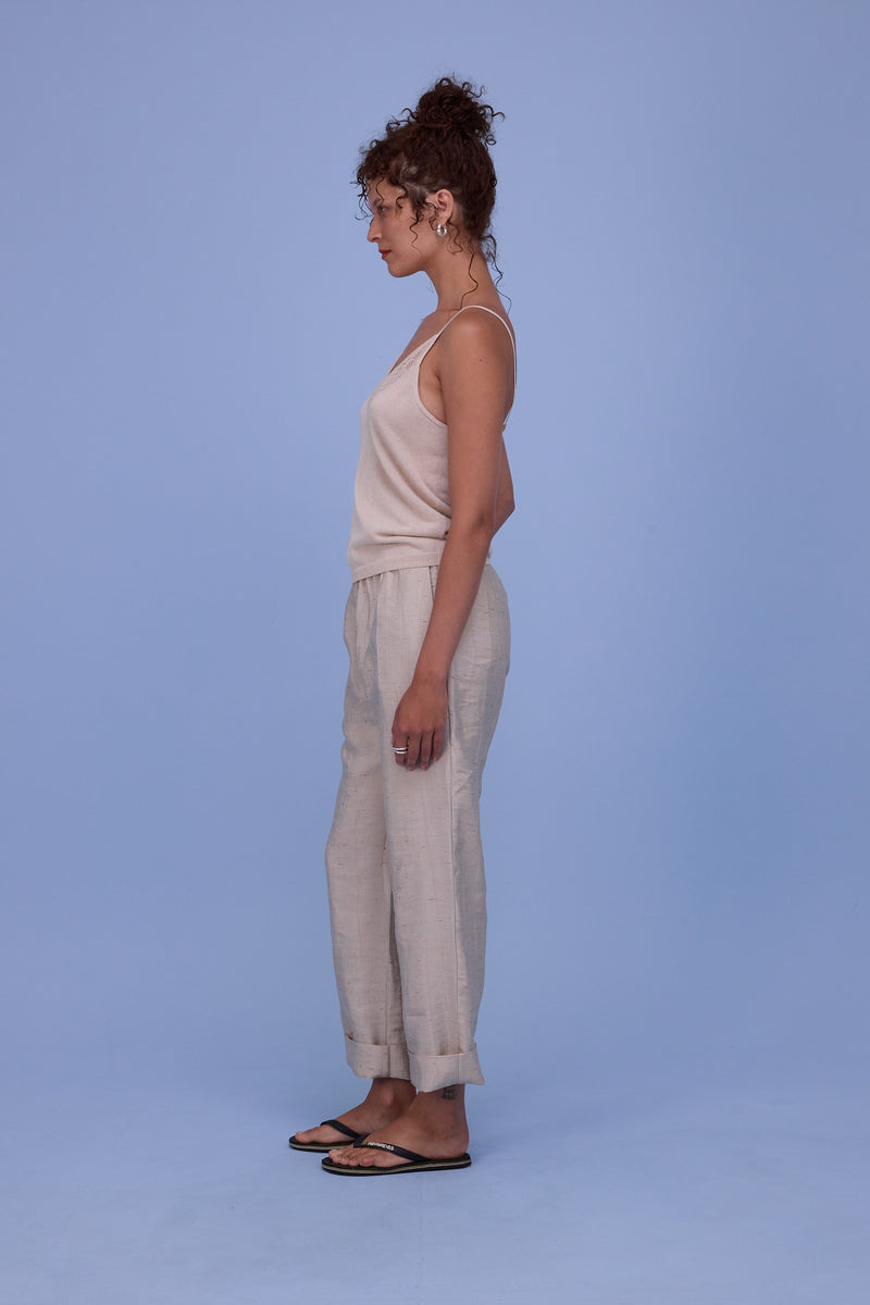 Honolulu top in sand