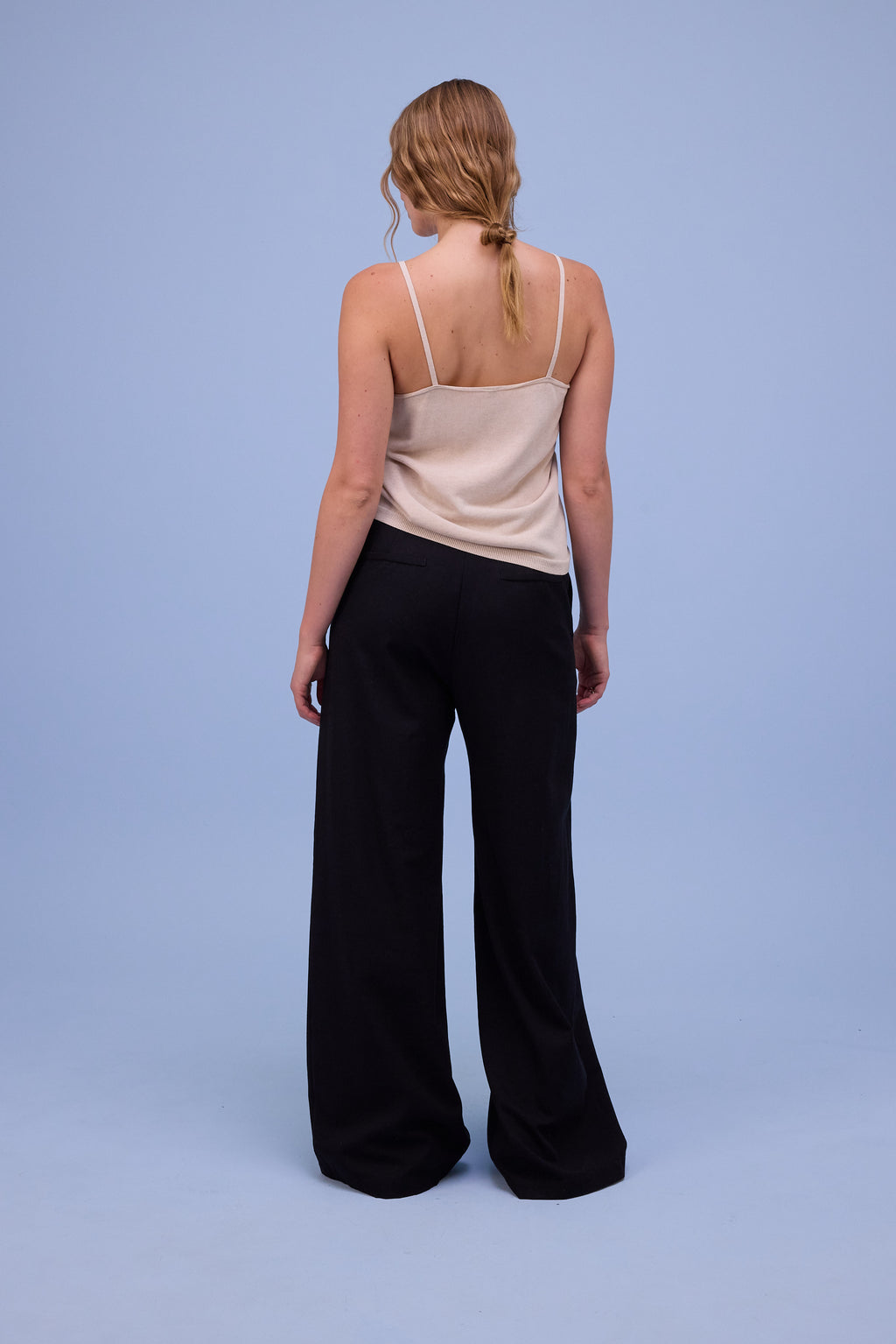 Honolulu top in sand