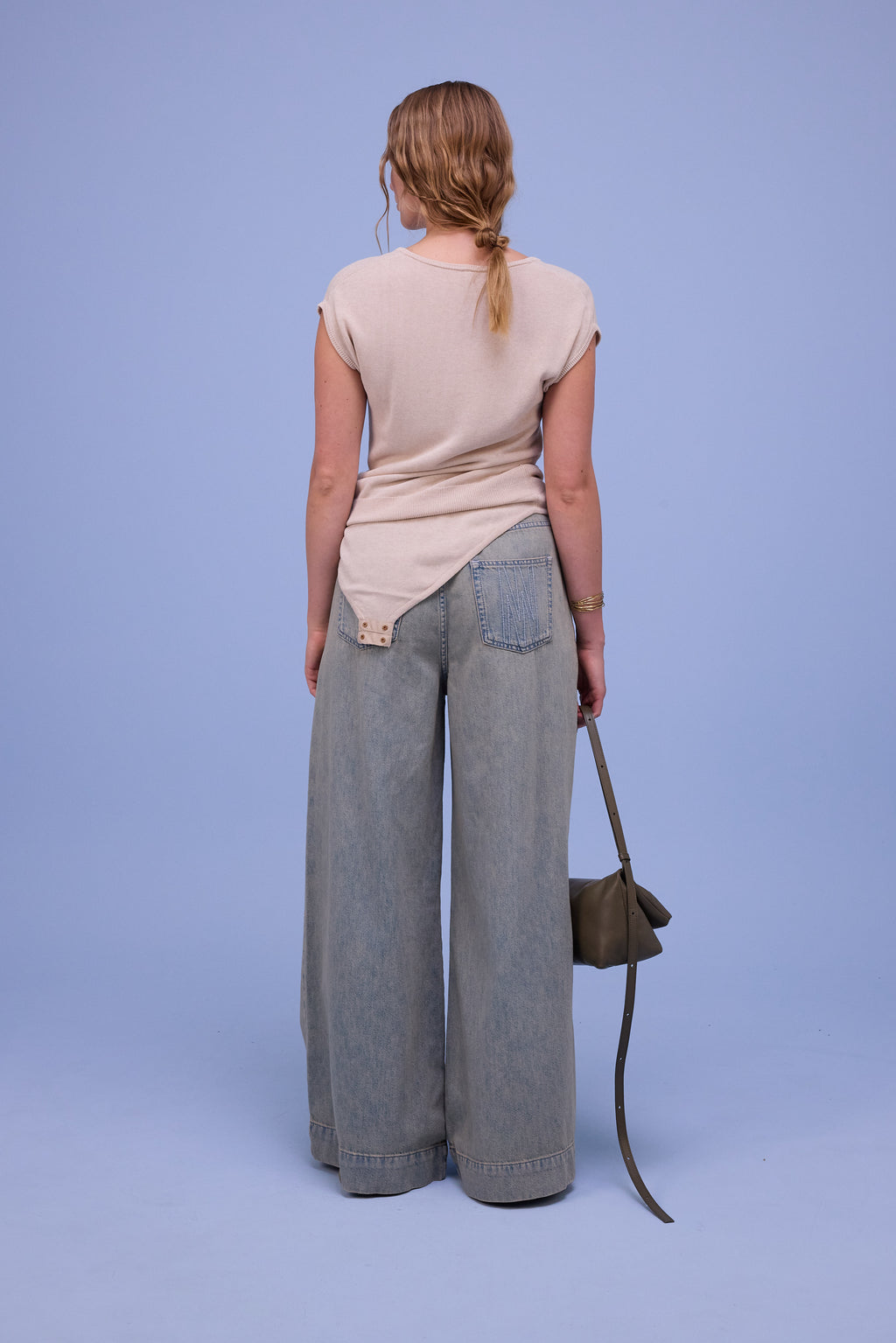 Hommage body in sand