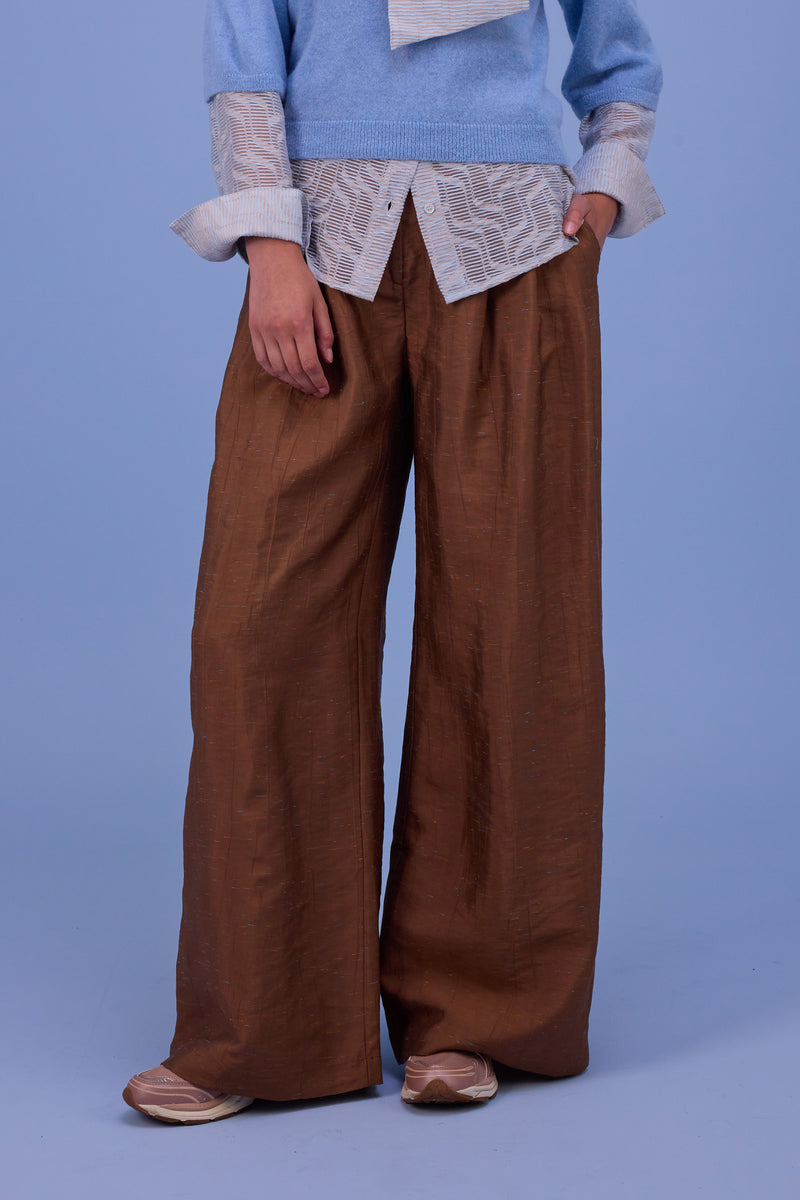 Guy trousers in biscuit santoso