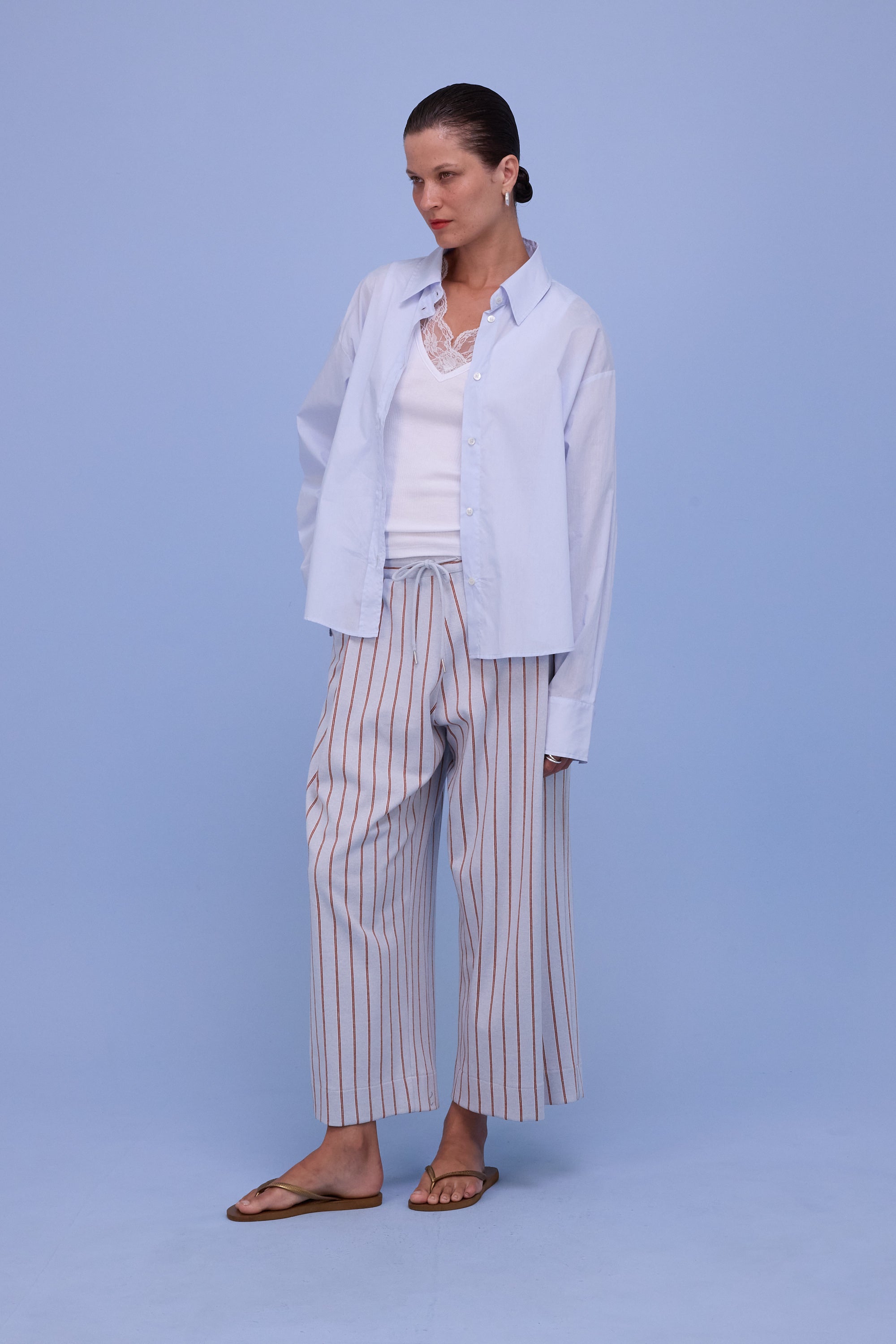 Helier trousers in sky blue/red stripes