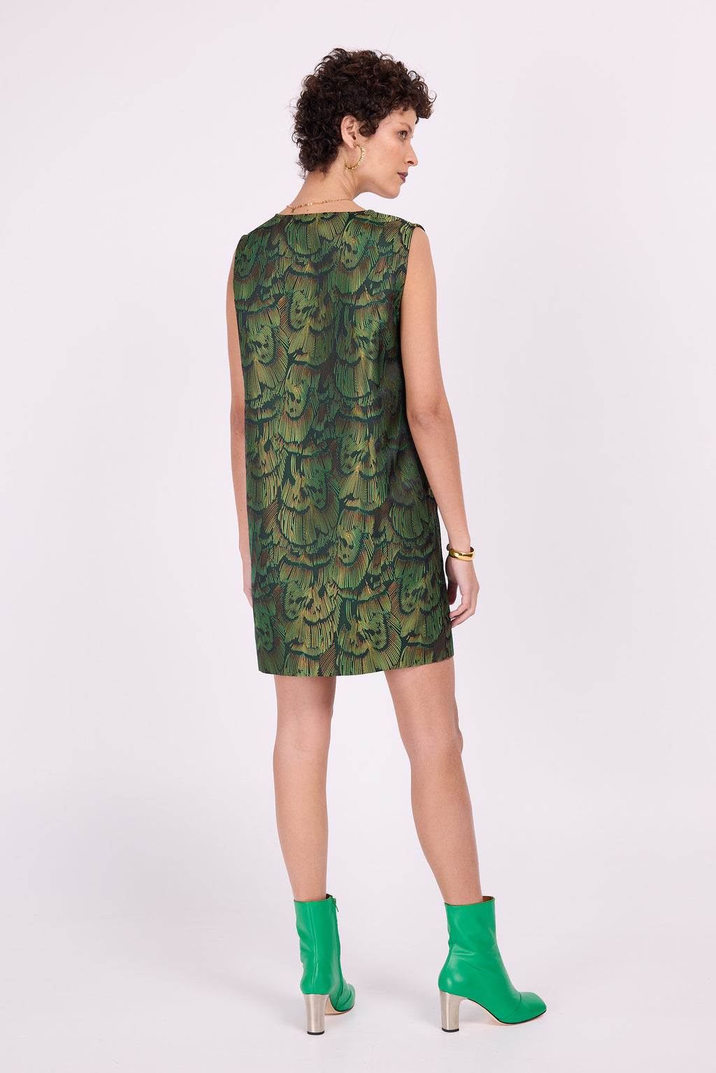 Emmy-Kleid in Grüngold mit Libellenmotiv