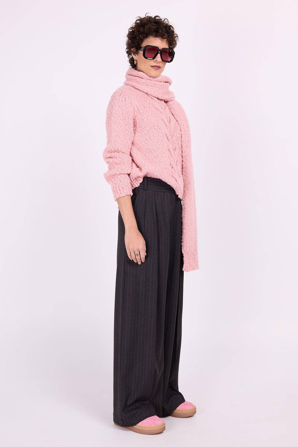Cezar-Hose mit rosa Kreidestreifen