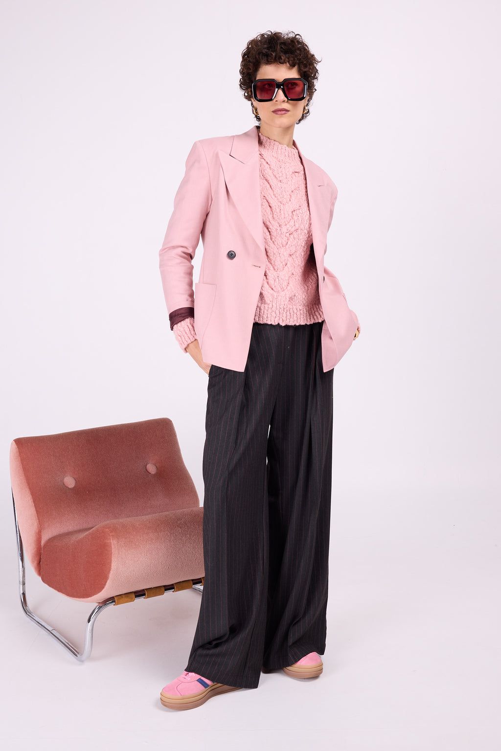 Cezar-Hose mit rosa Kreidestreifen