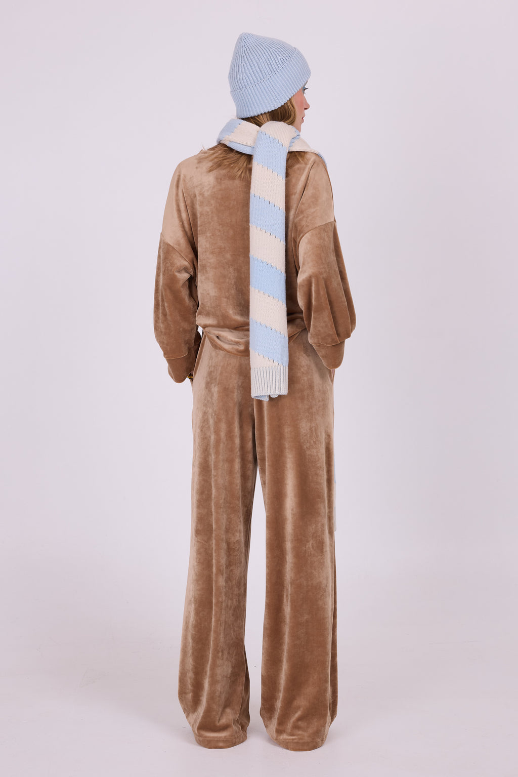 Zuka Samthose in Latte