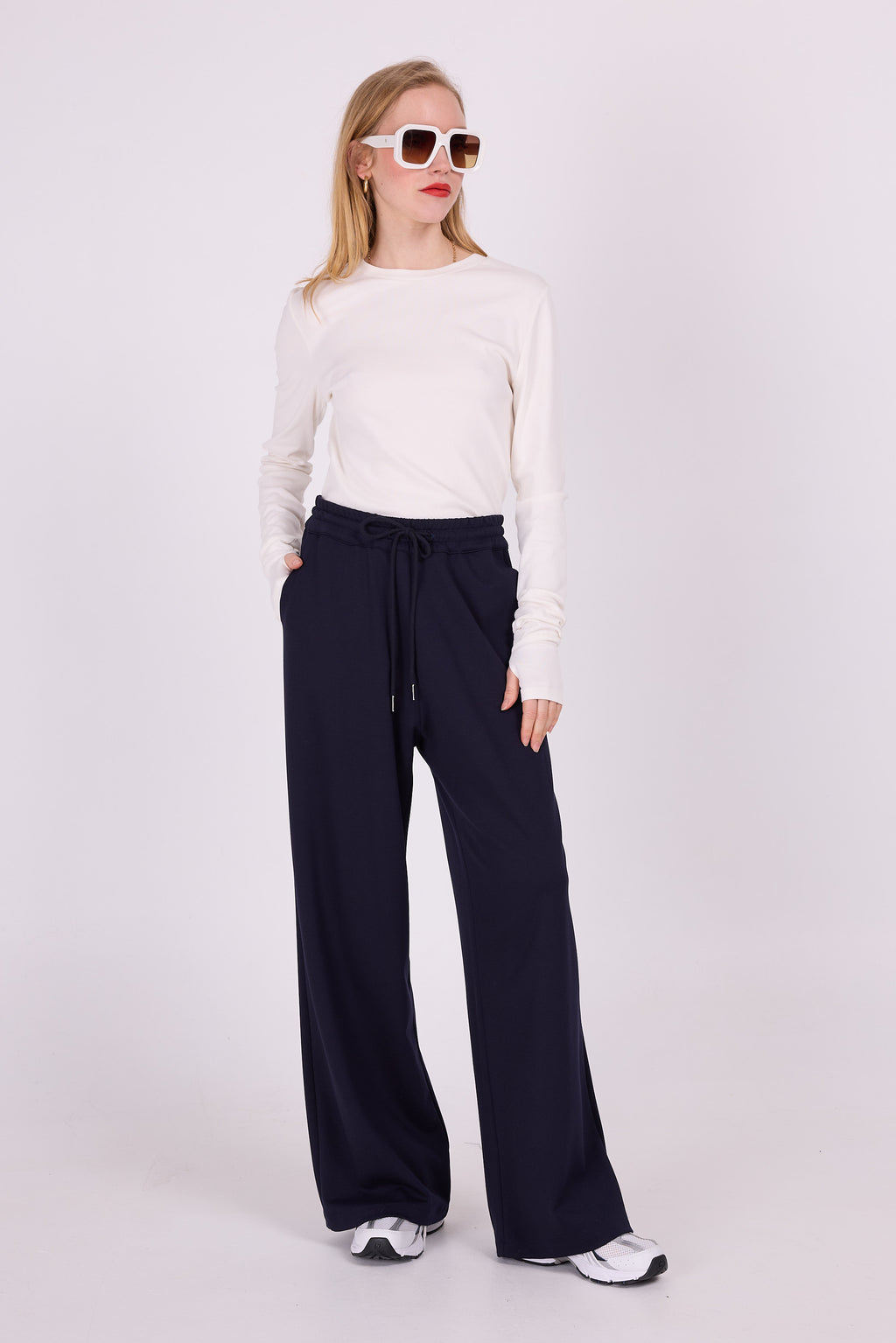Marineblaue Hose Zuka