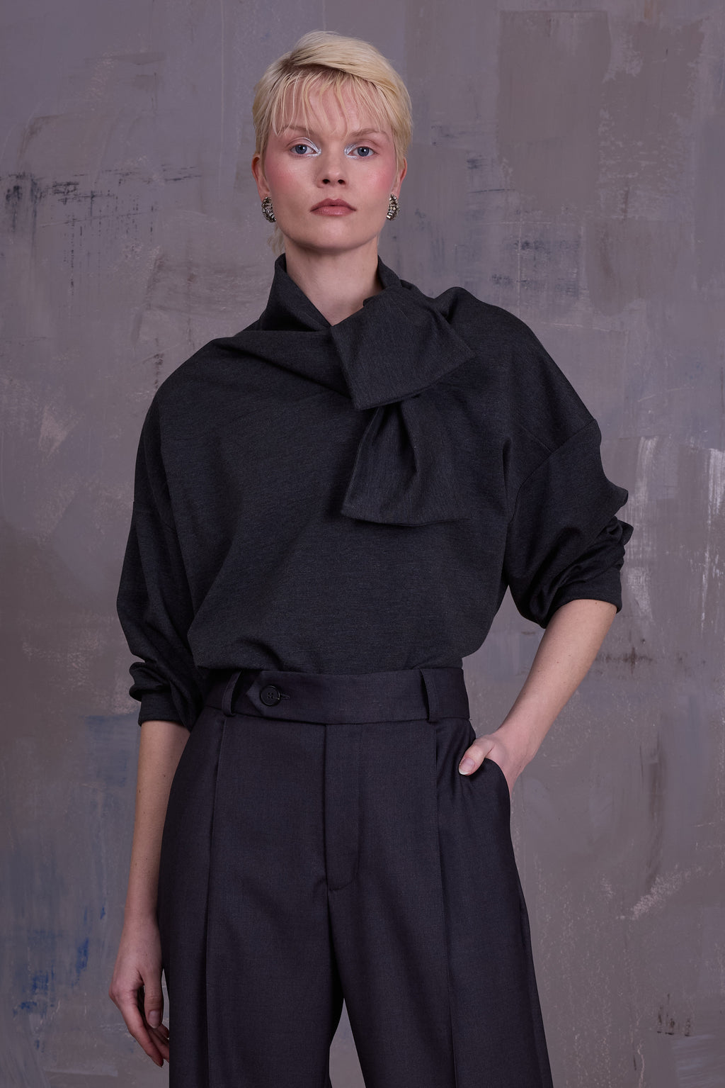 Gertruda sweater in dark grey