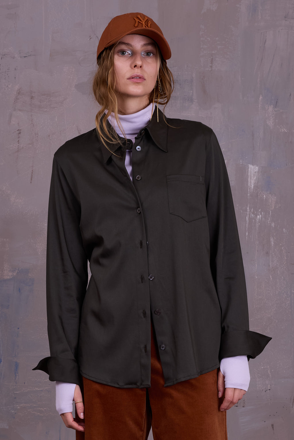Filou hemd in dark olive satijn