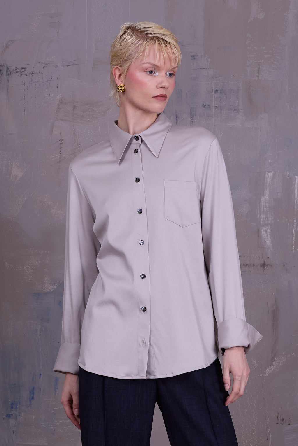 Filou shirt in smokey grey satin