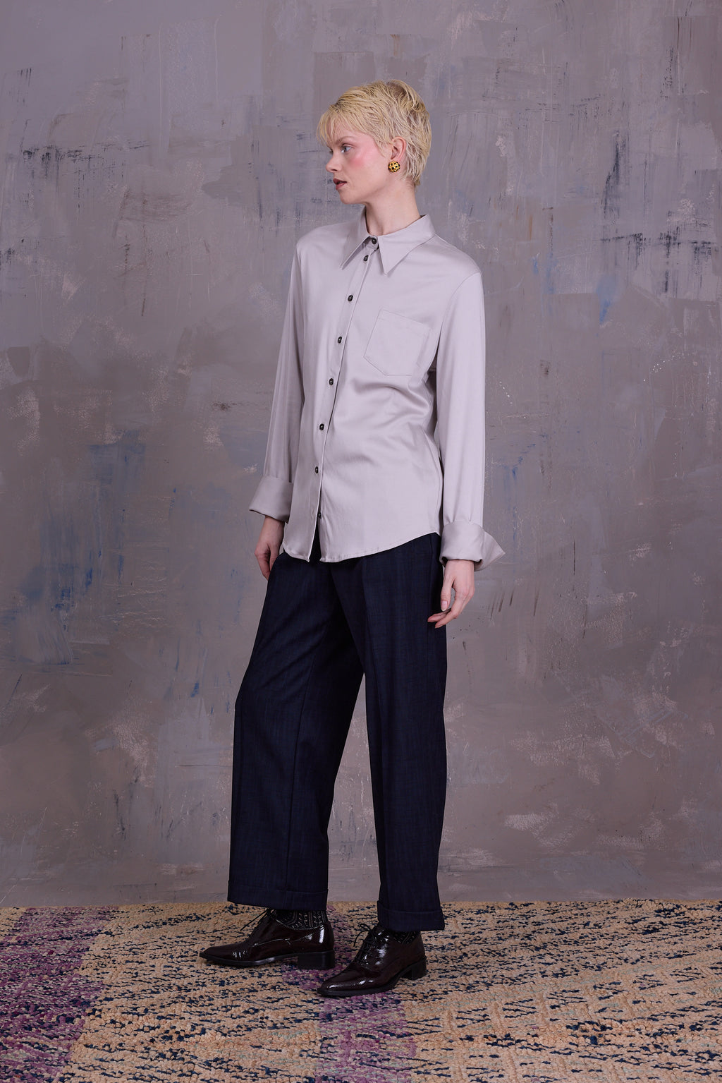 Filou shirt in smokey grey satin