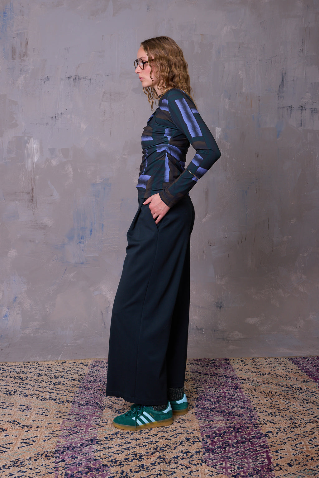 Anna T-shirt in deepsea blue wovens
