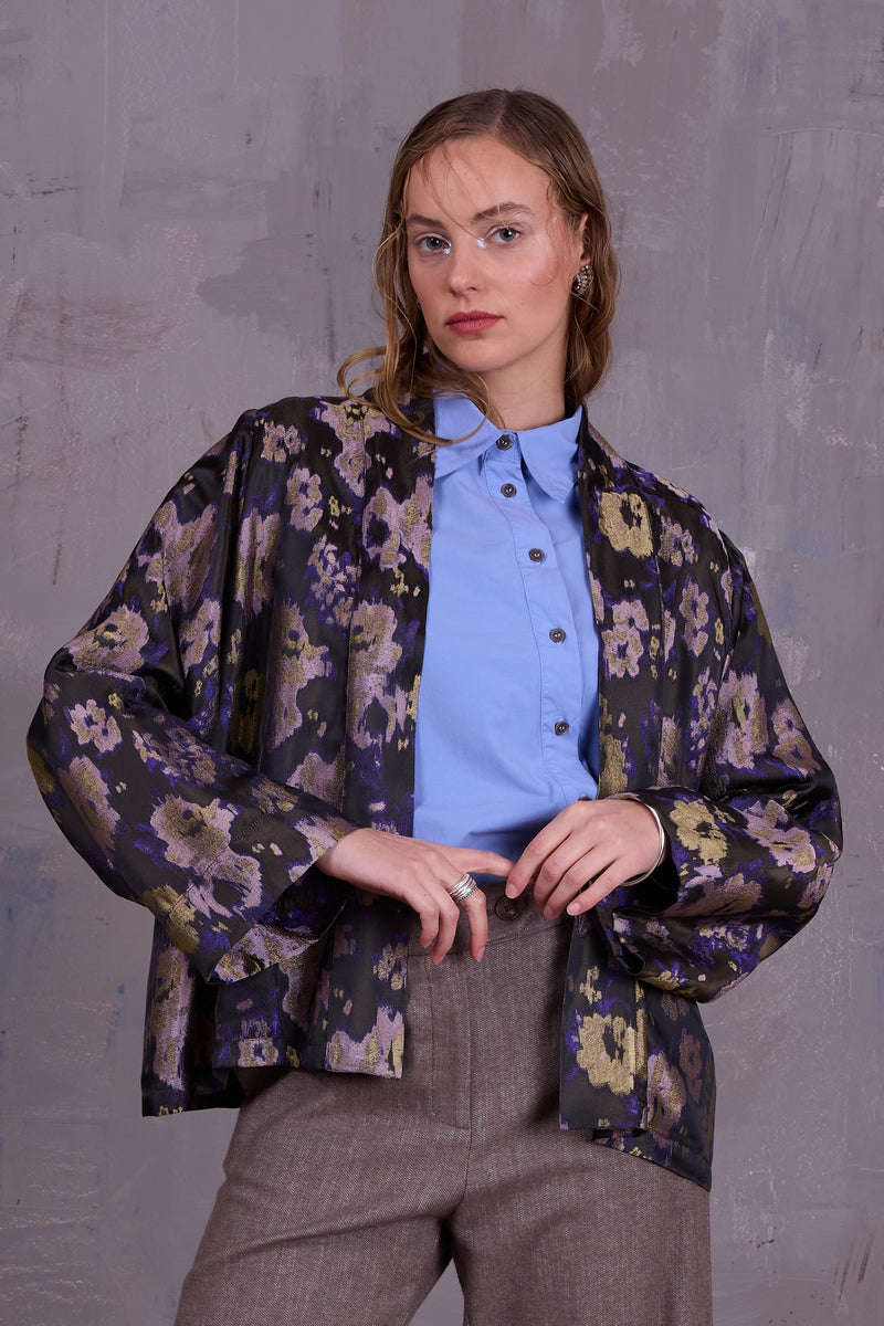 Flenn kimono in violet blossom jacquard