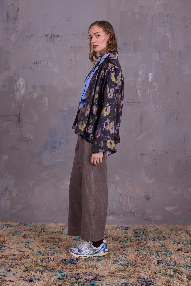 Flenn kimono in violet blossom jacquard