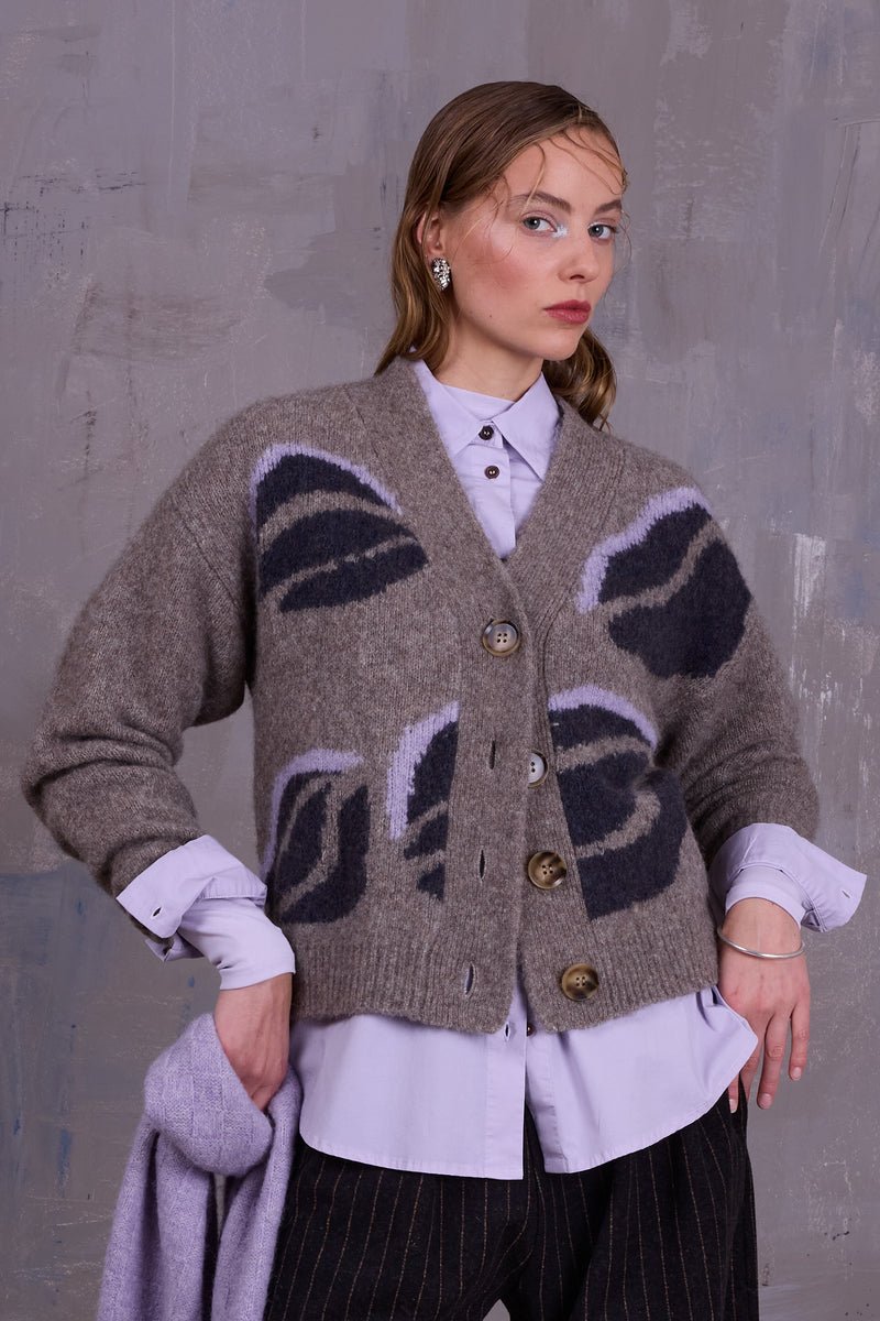 Gresa grafische cardigan in sandstone