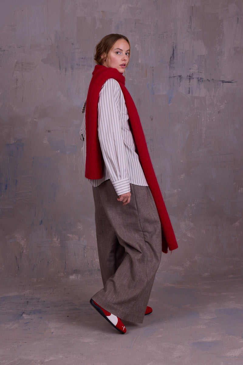 Gorki red scarf