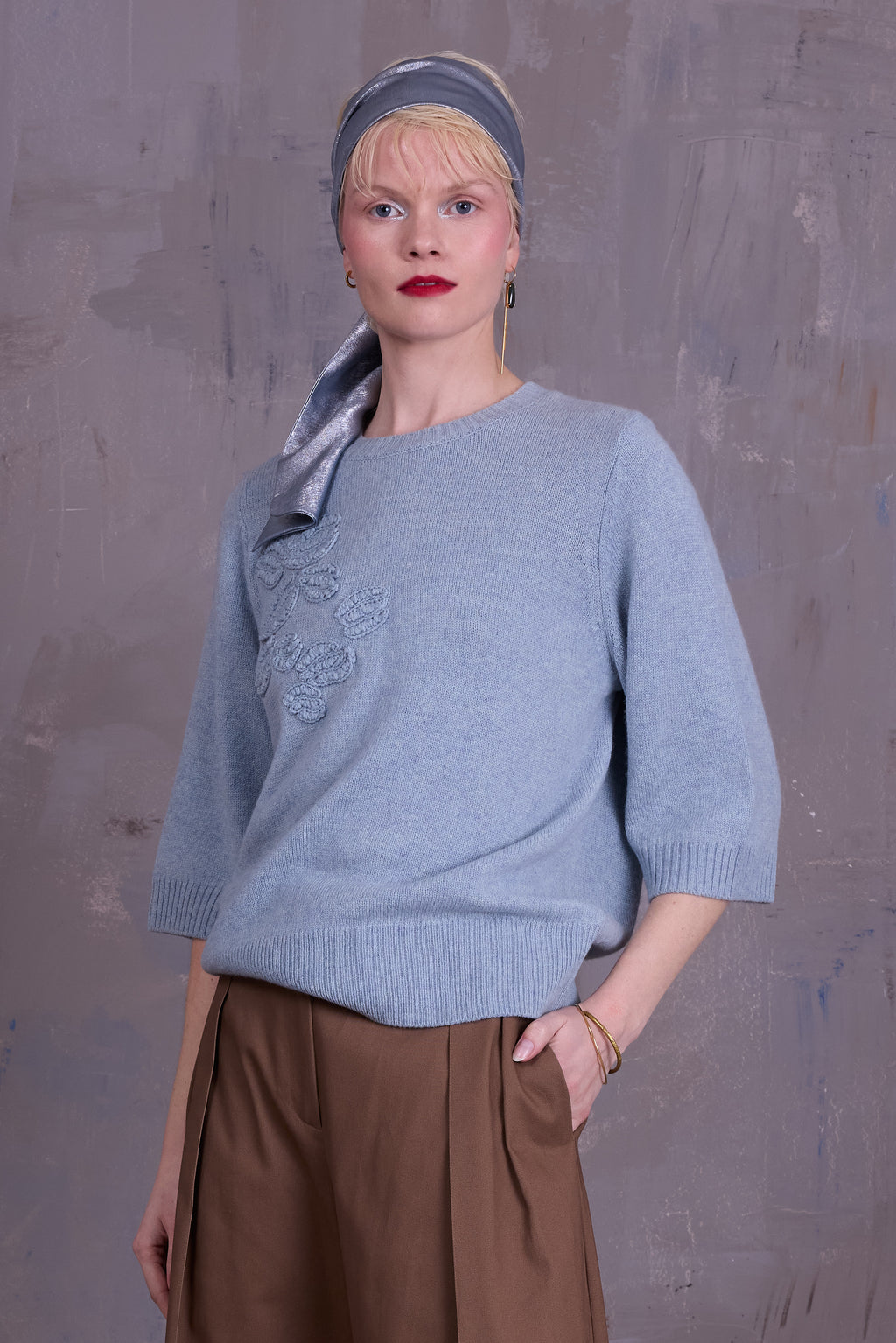 Giske knitted sweater in pearl blue