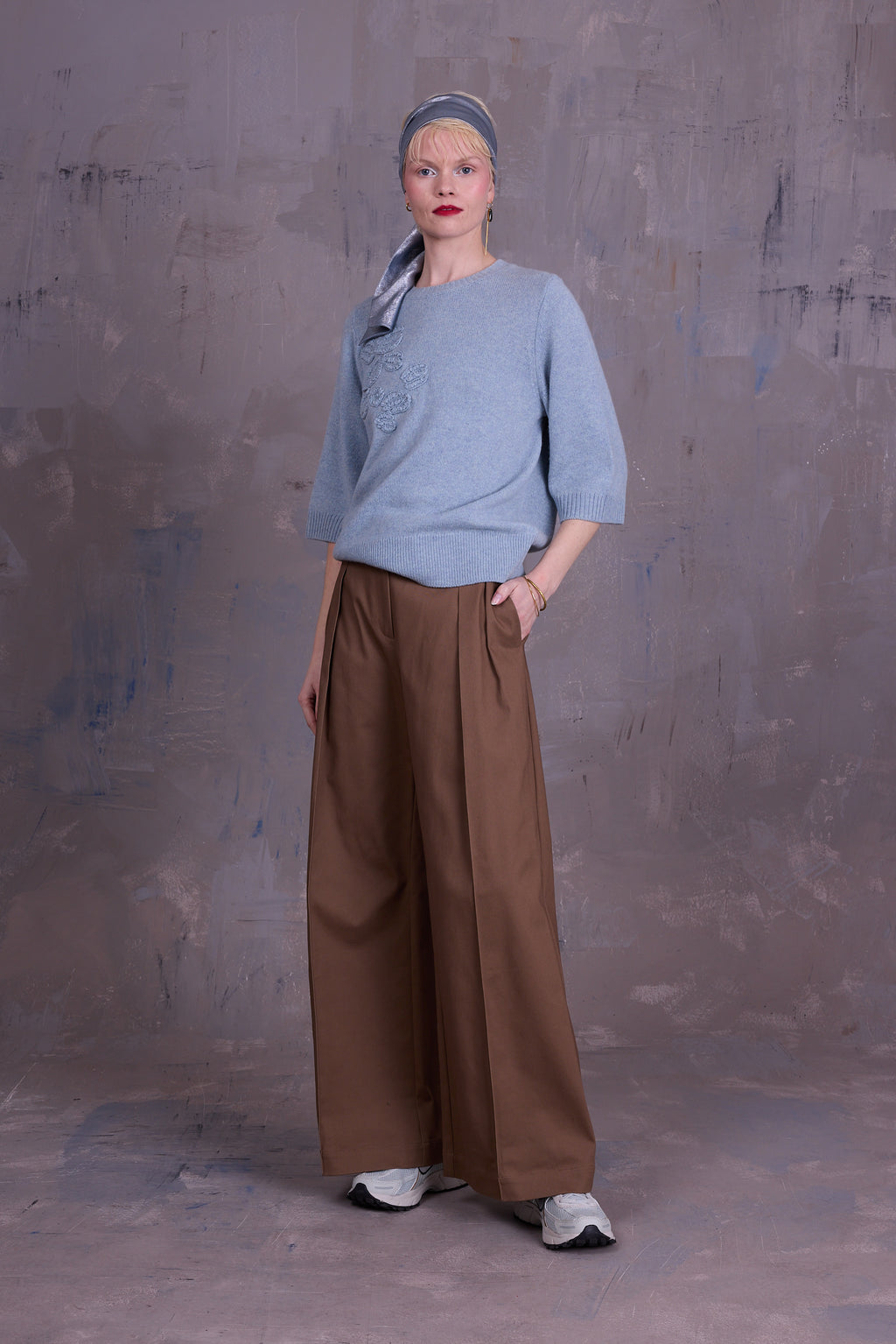 Giske knitted sweater in pearl blue