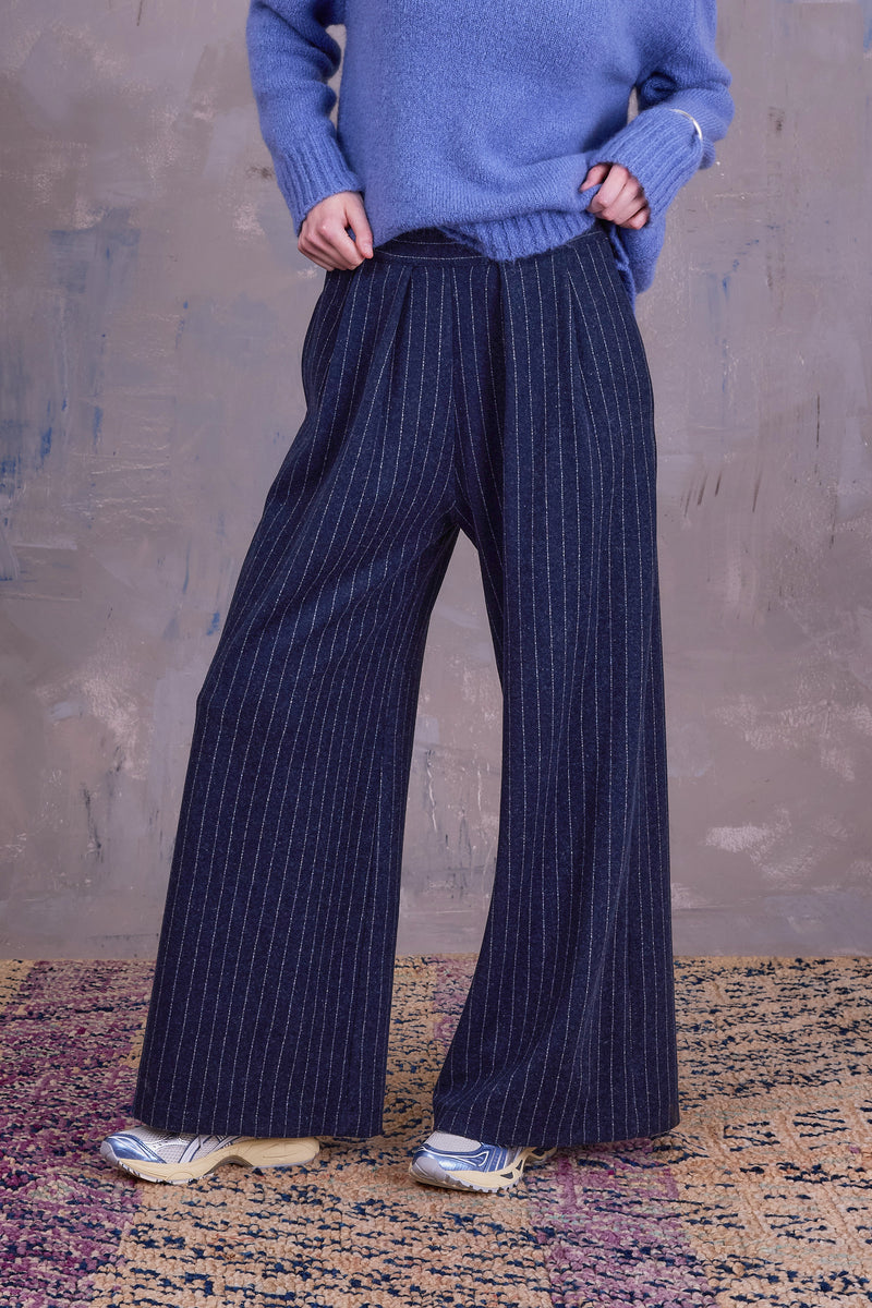 Egbert trousers in brown latte chalkstripe