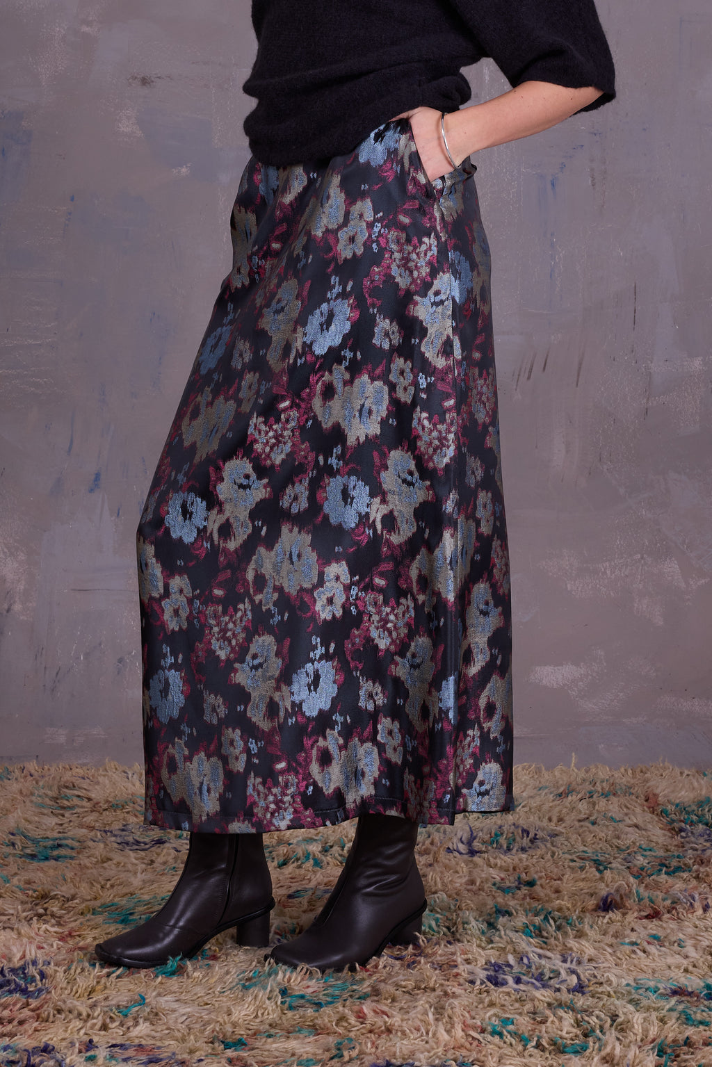 Emmanuel rok in pink blue jacquard