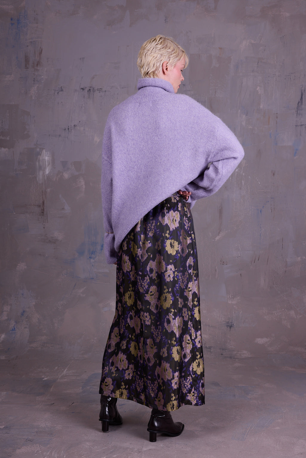 Emmanuel skirt in violet blossom jacquard