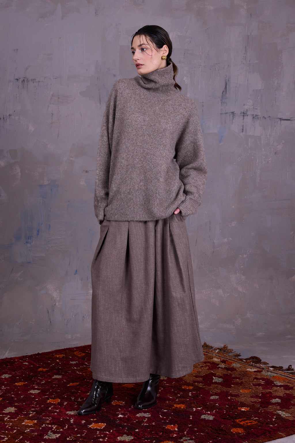 Fieke rok in greige gabardine