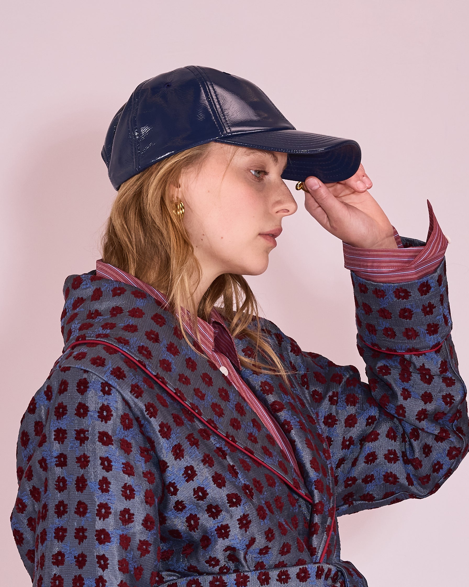 Jo cap in maroon faux leather