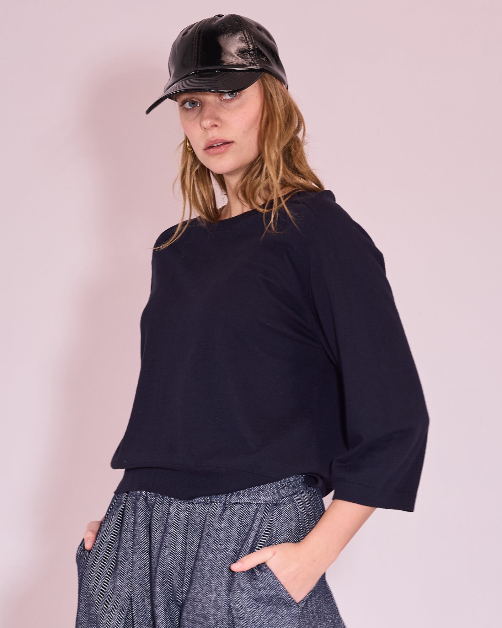 Jo pet in black faux leather
