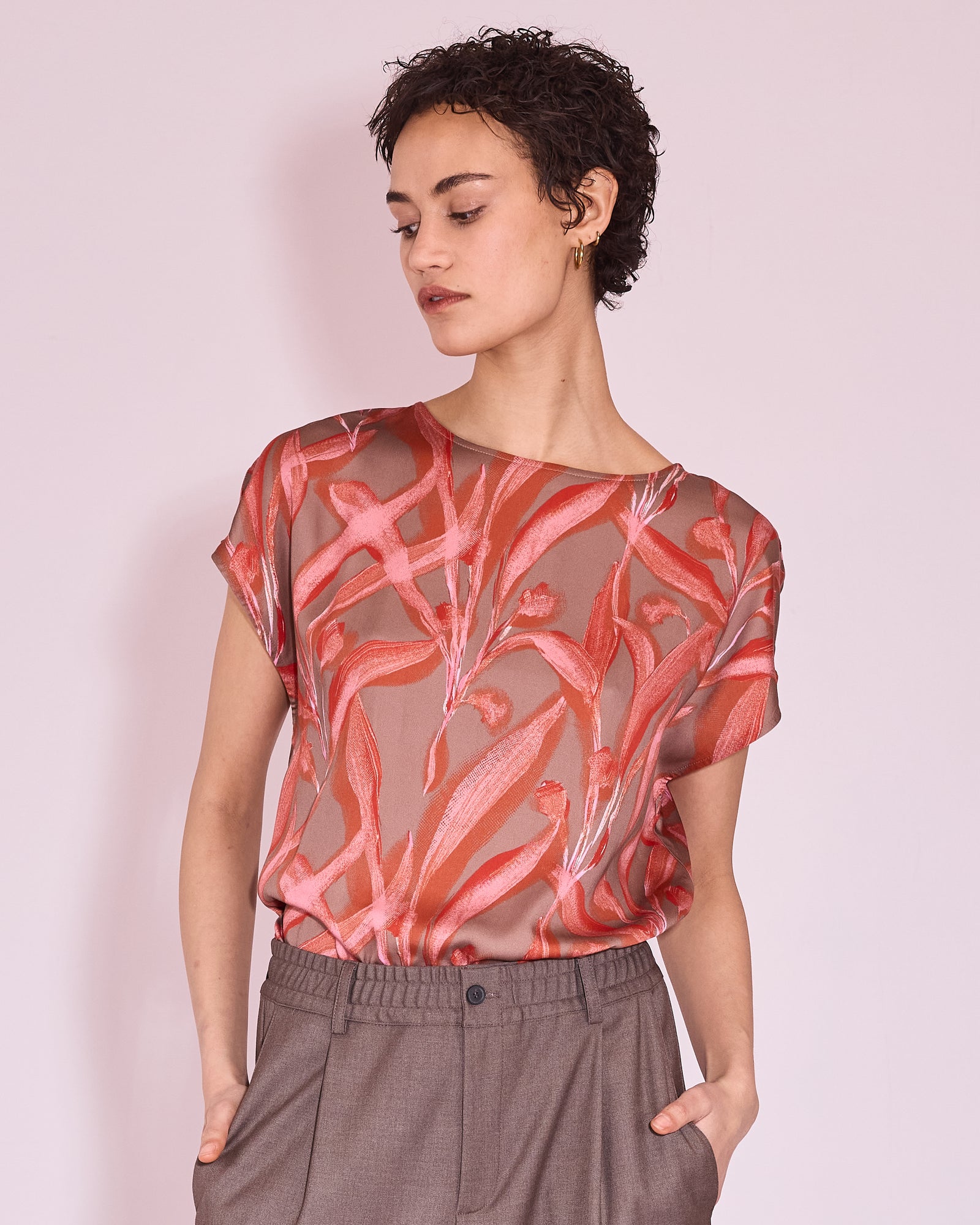 Janie top in red leaves