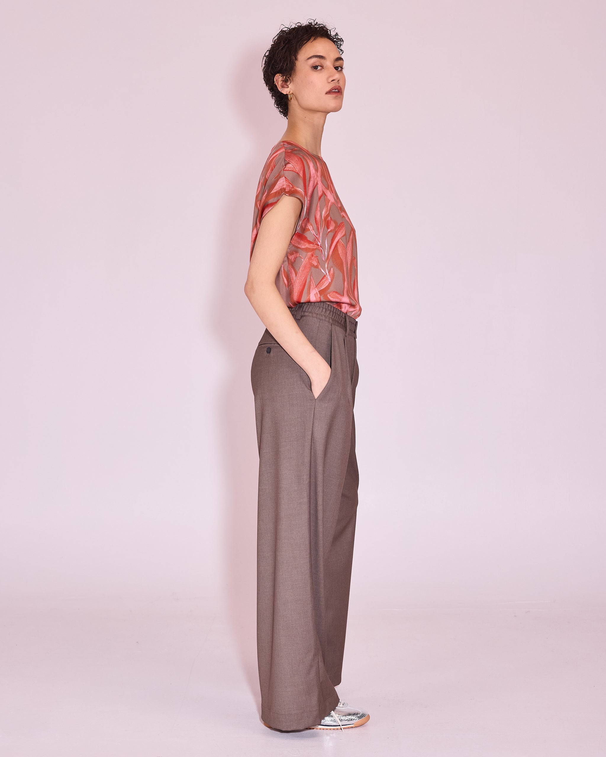 Janie top in red leaves