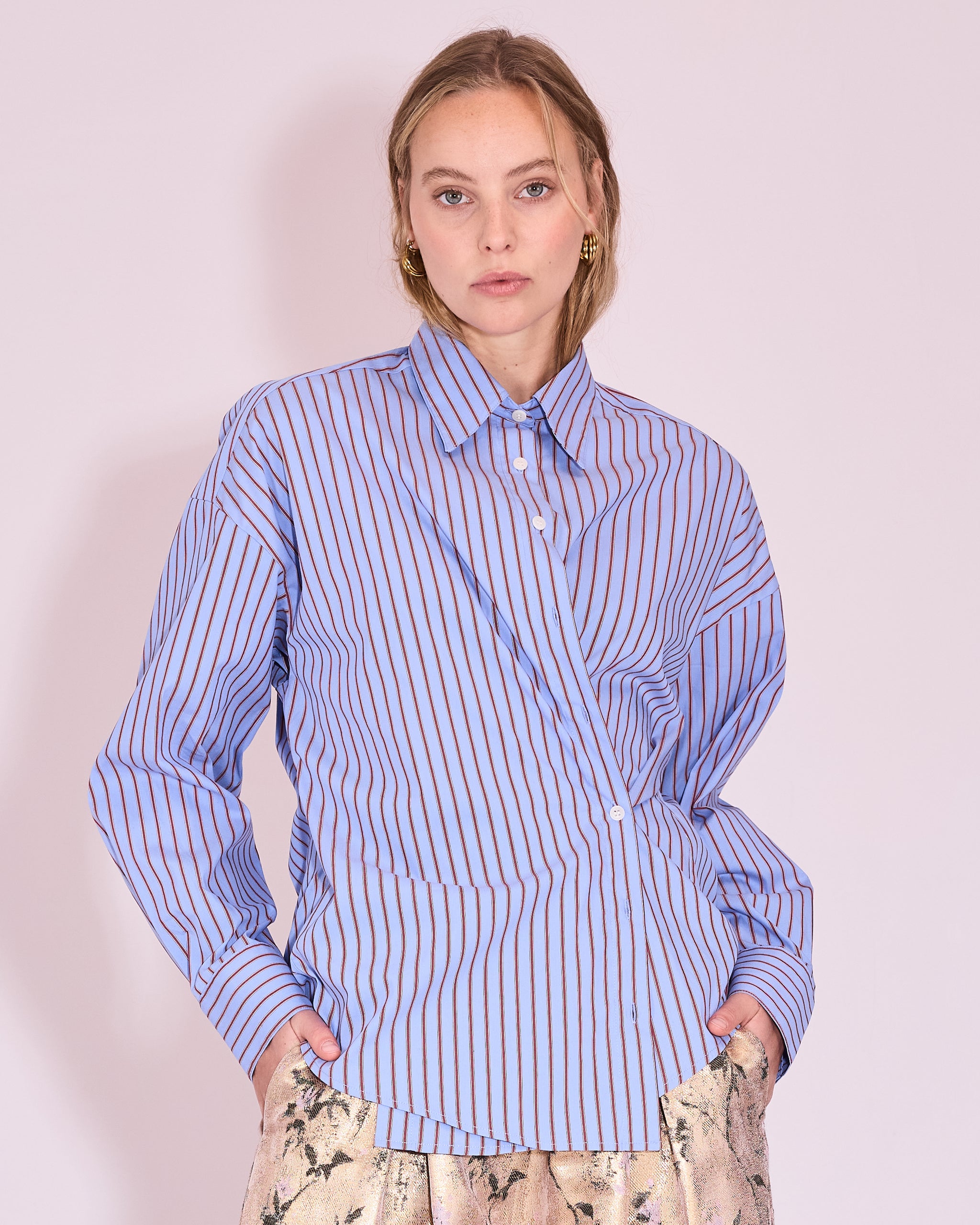Gia blouse in cornflower blue / red stripes