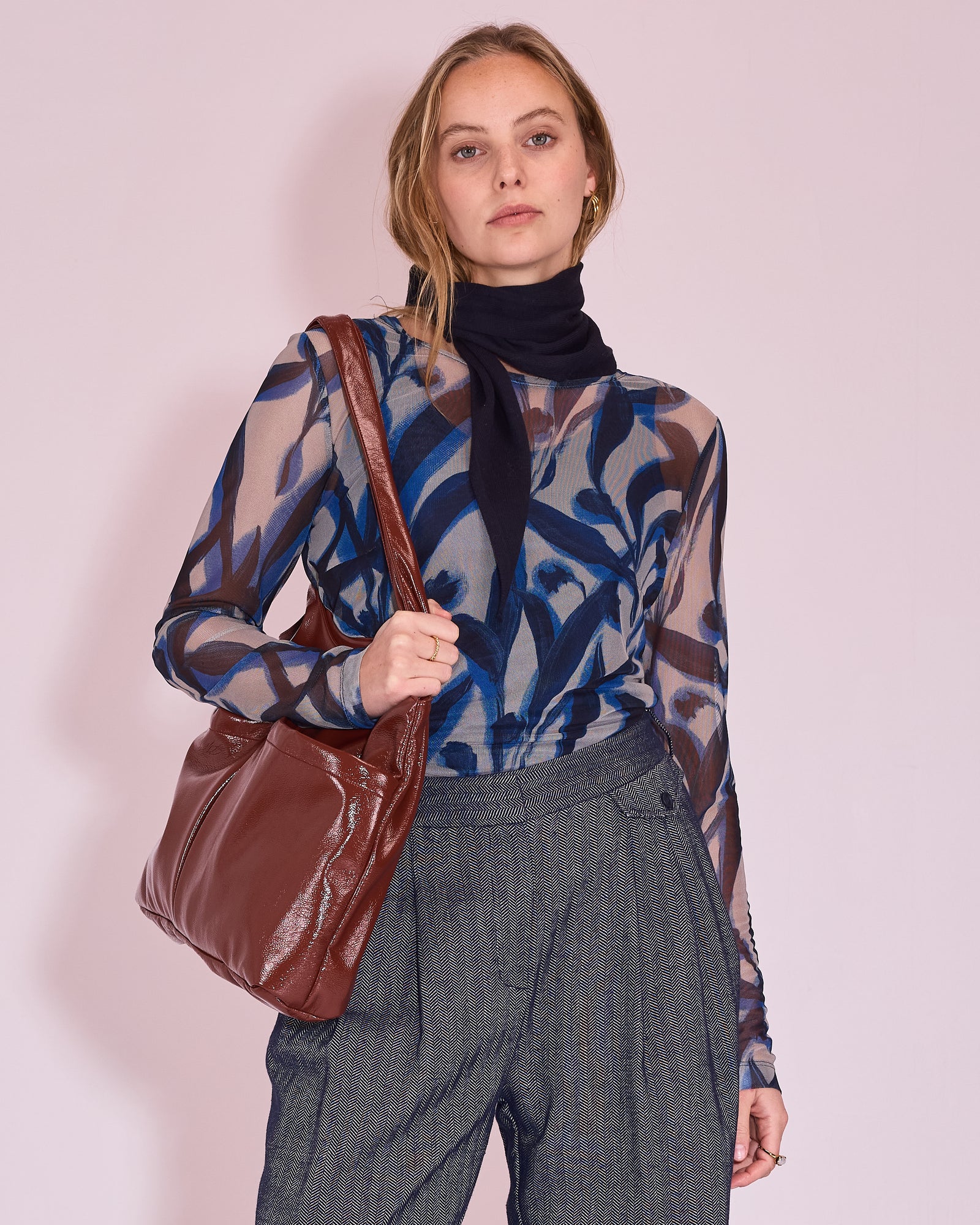 Jolie mesh T-shirt in blue leaves