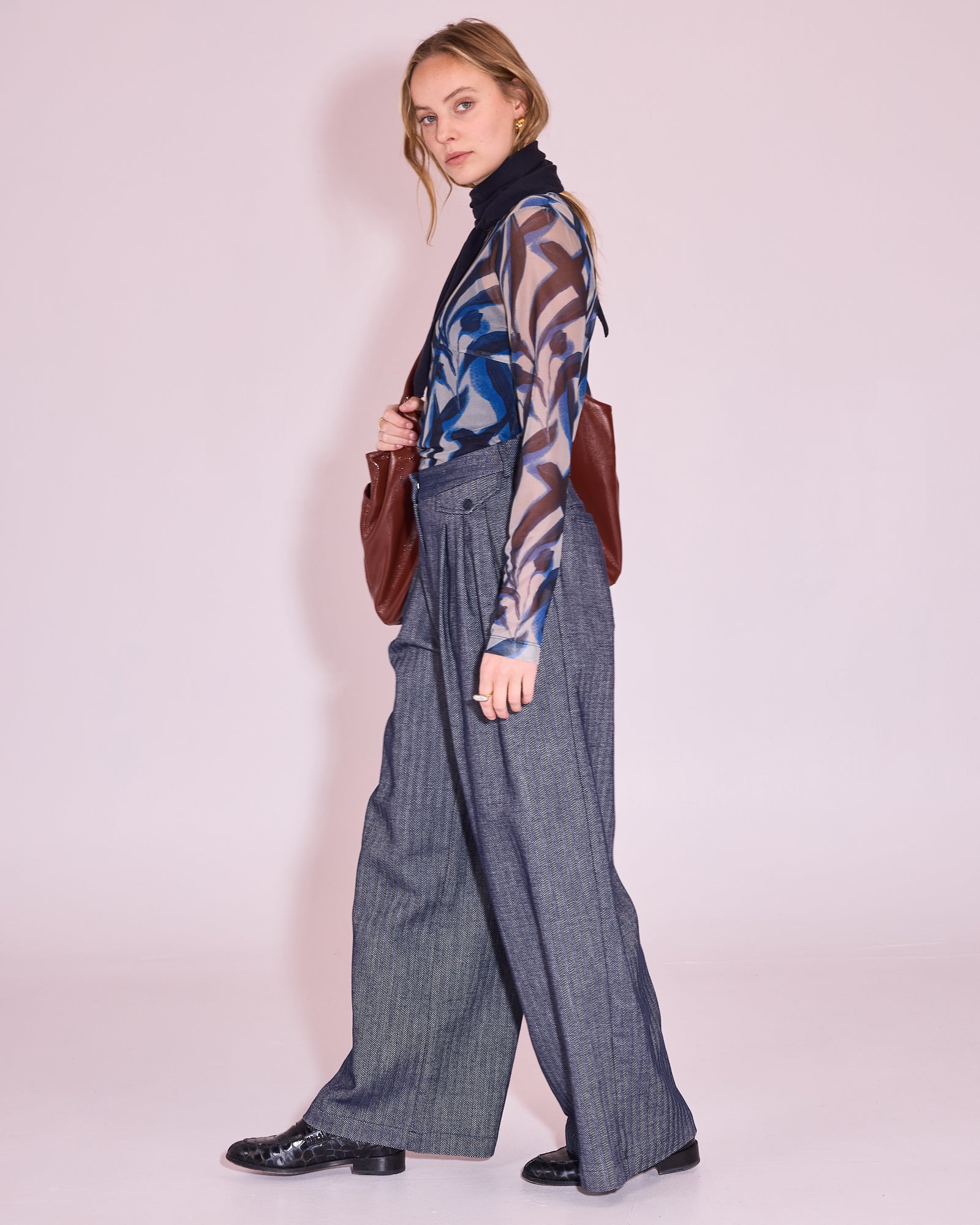 Jolie mesh T-shirt in blue leaves