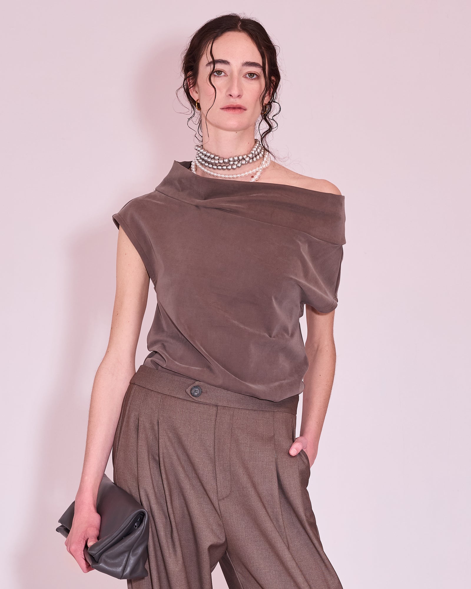 Jeni top in taupe