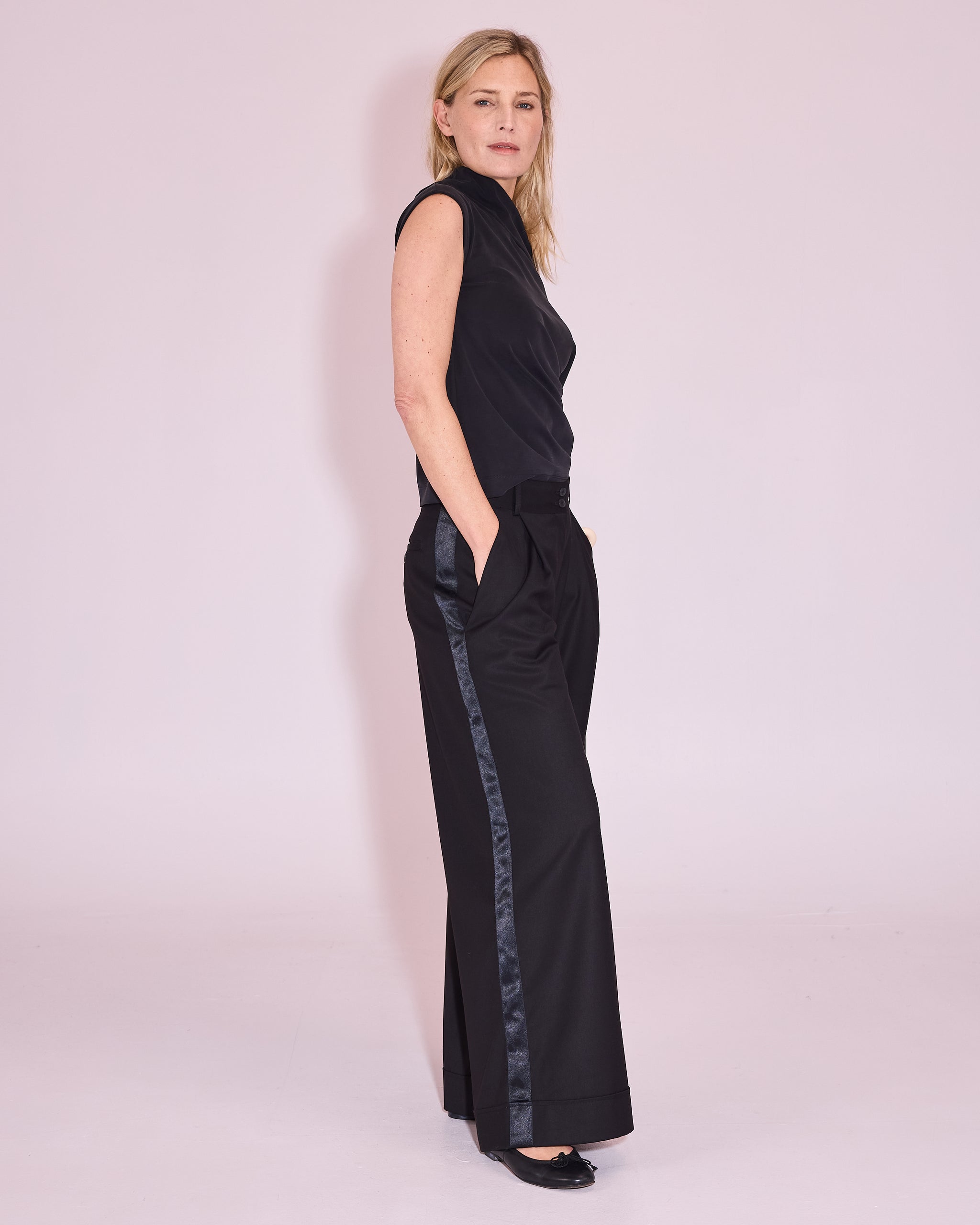 Jeni top in off-black