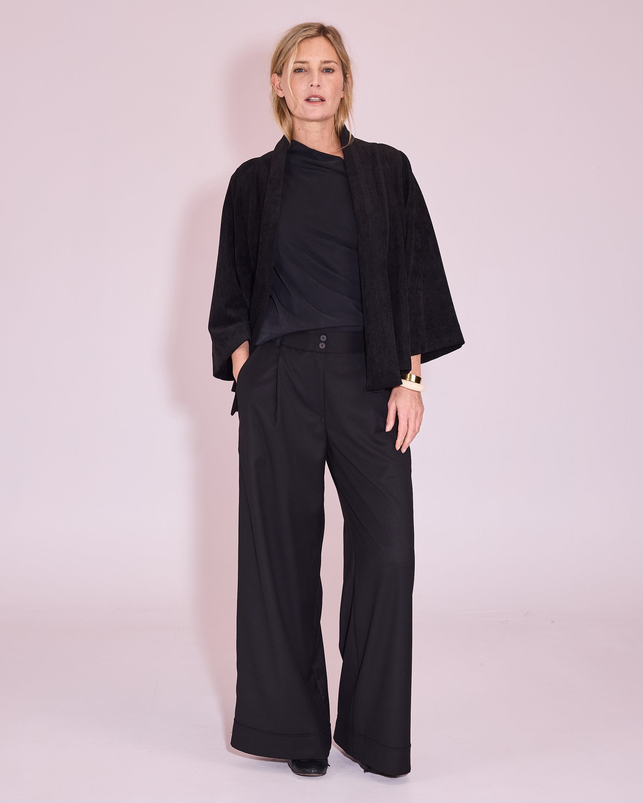 Jeni top in off-black