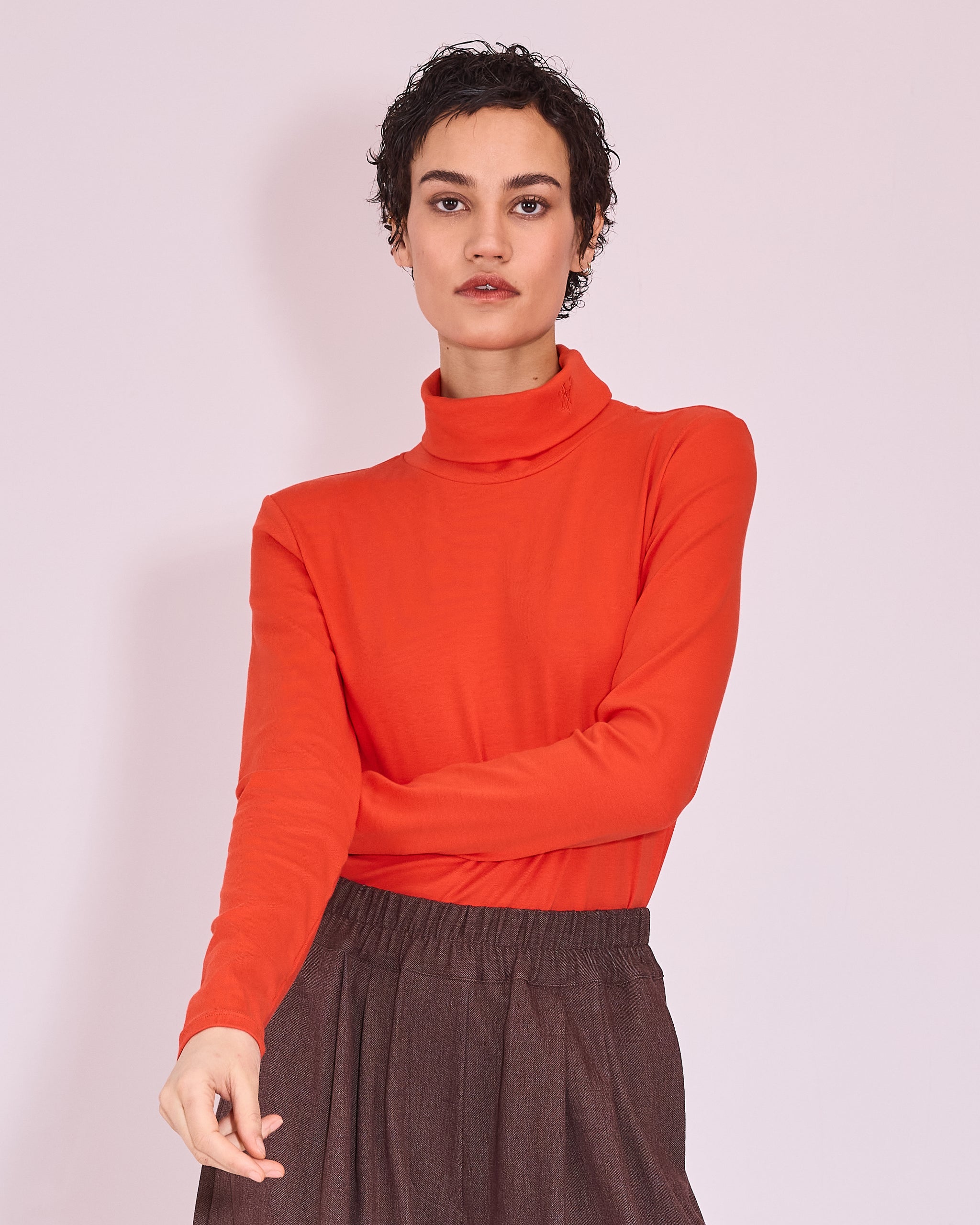 Gisely turtleneck T-shirt in mandarin red