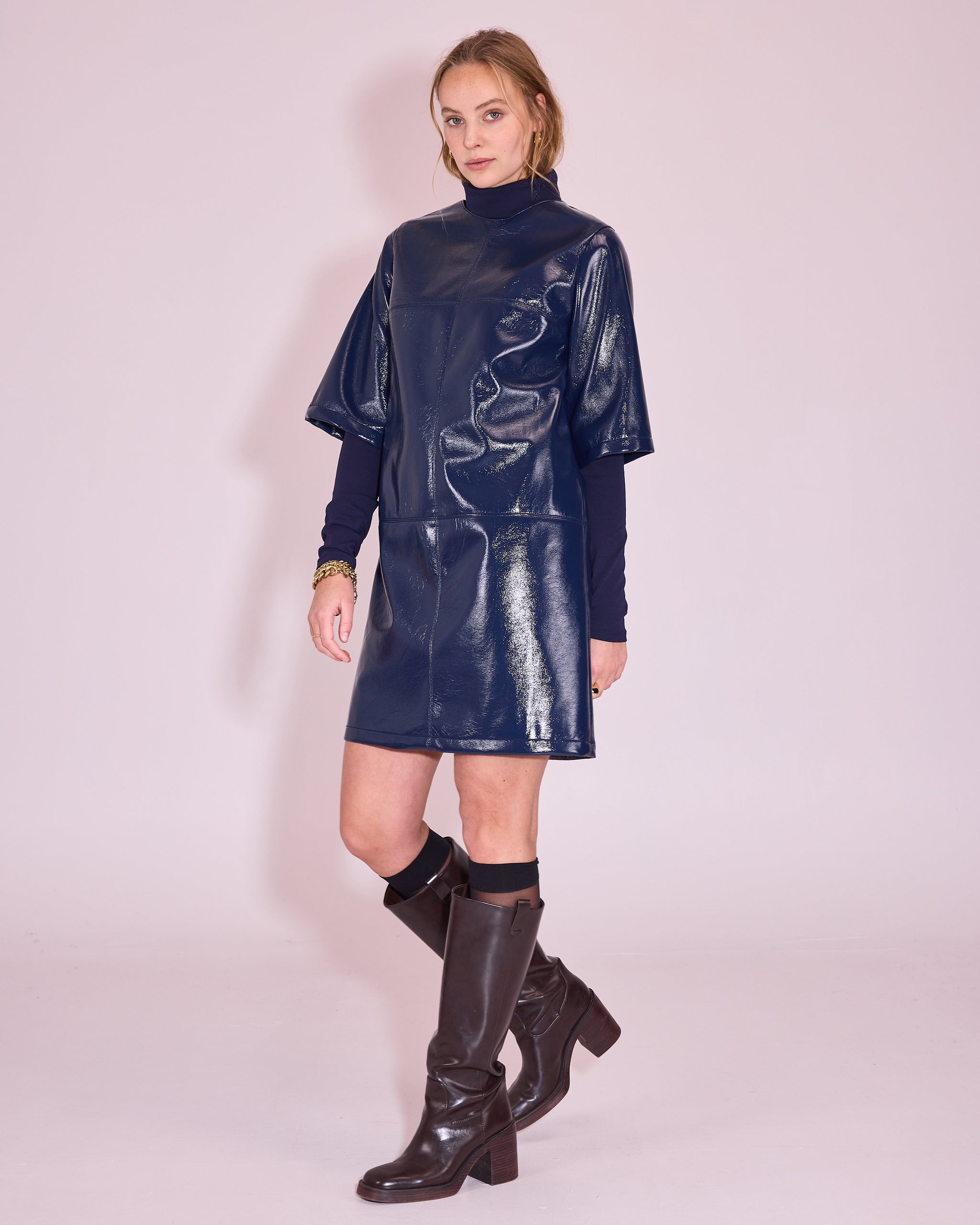 Jorun jurk in academy blue faux leather