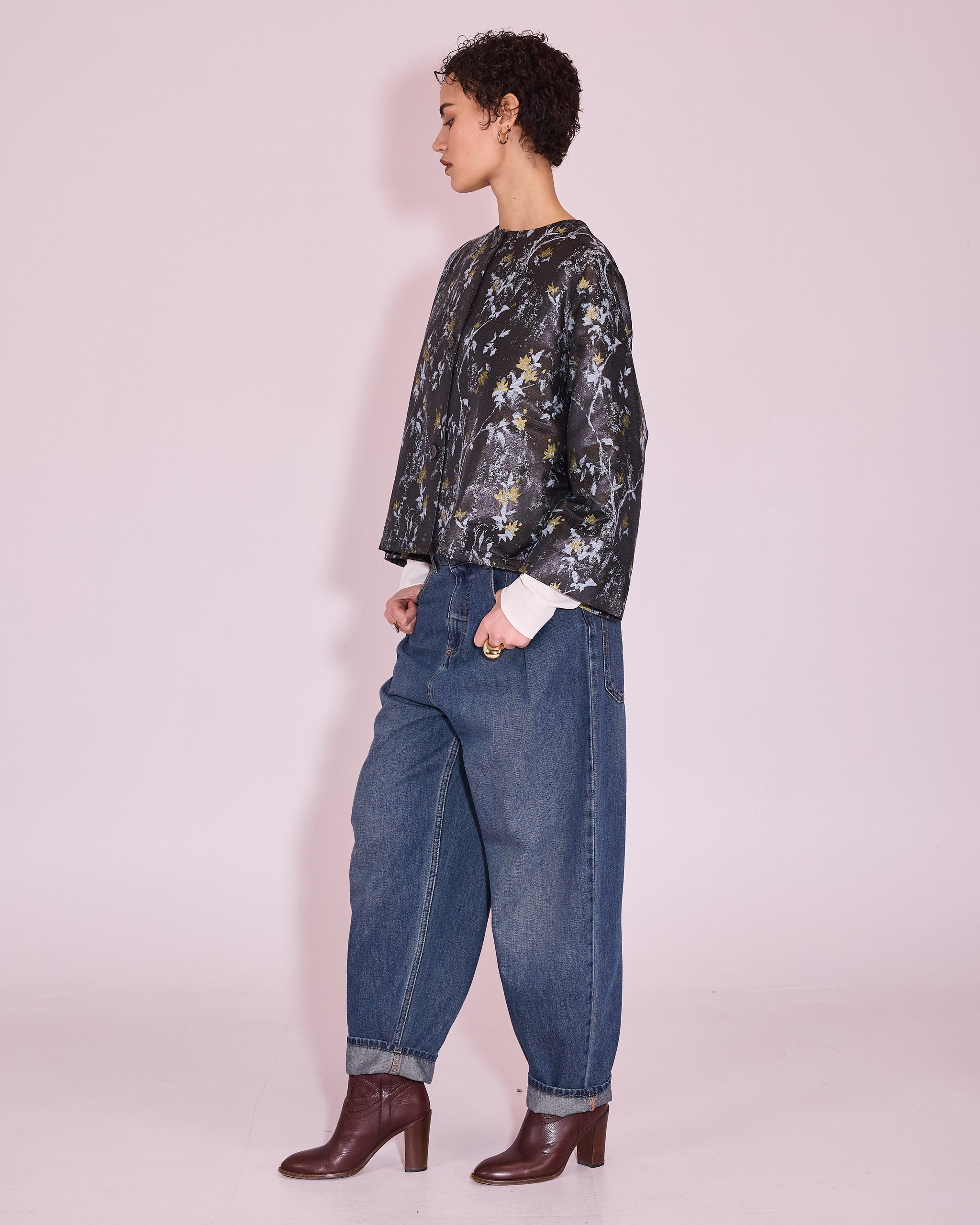 Jacques jasje in anthracite floral jacquard