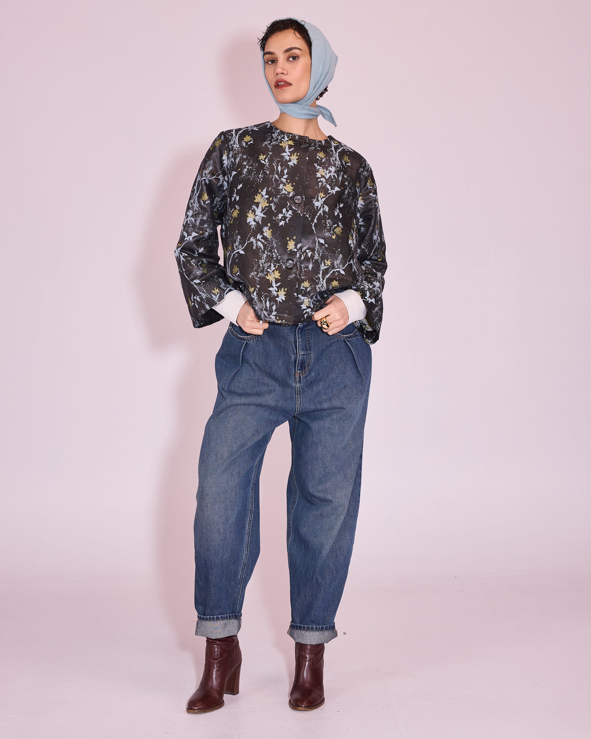 Jacques jasje in anthracite floral jacquard