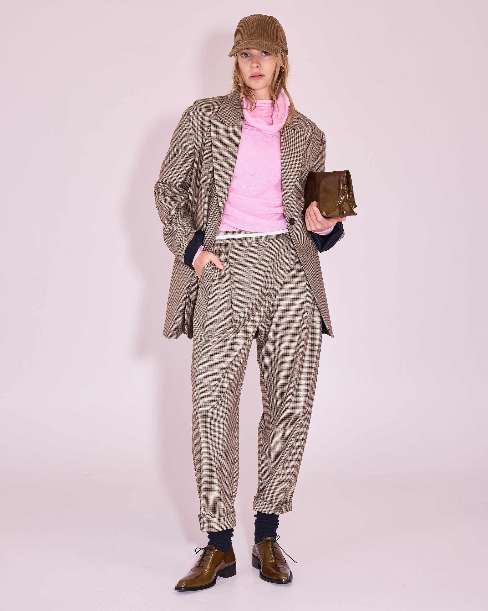 NVW26J005-J2100-102-WB.jpg