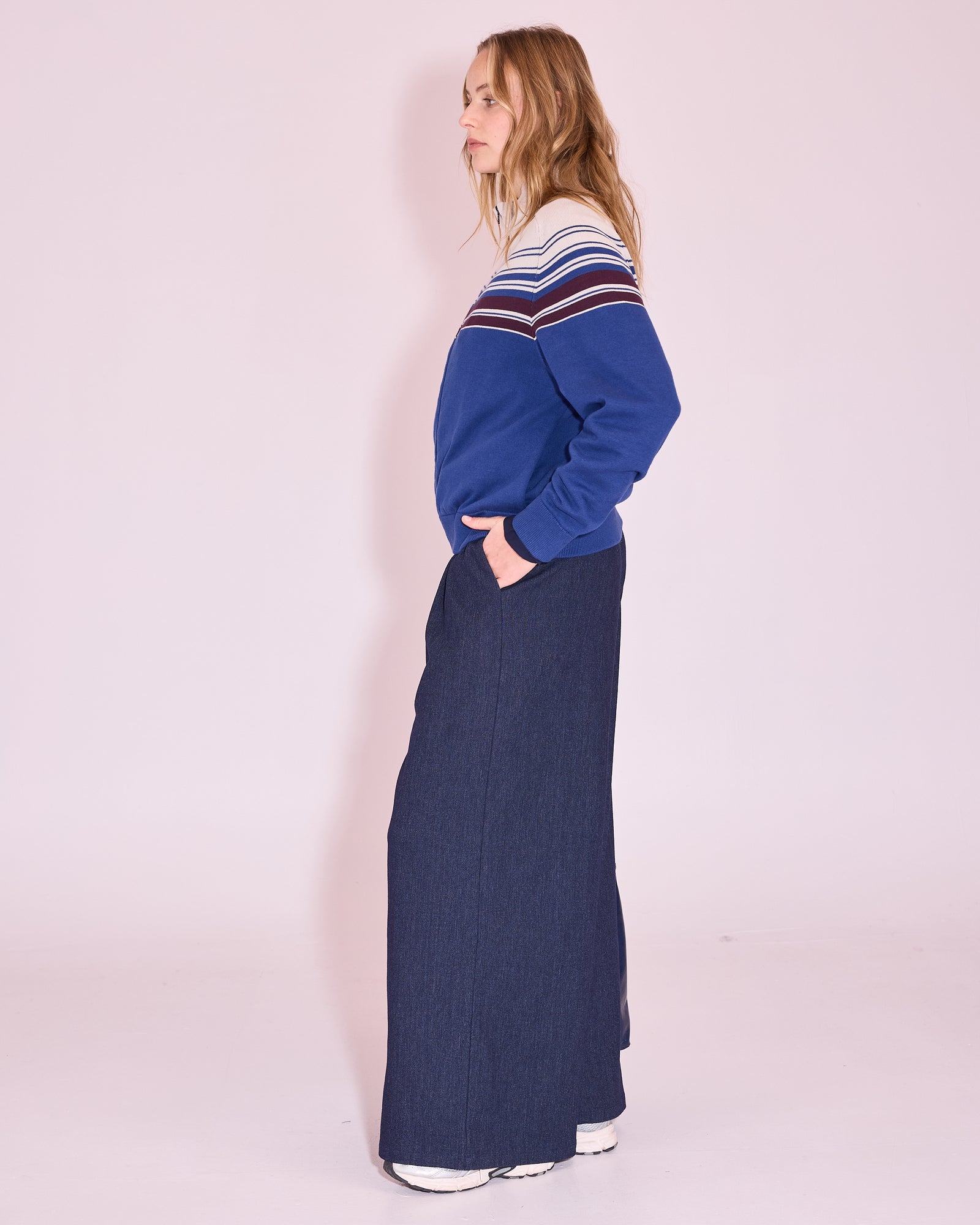 NVW26K011X-J7000-551-WB.jpg