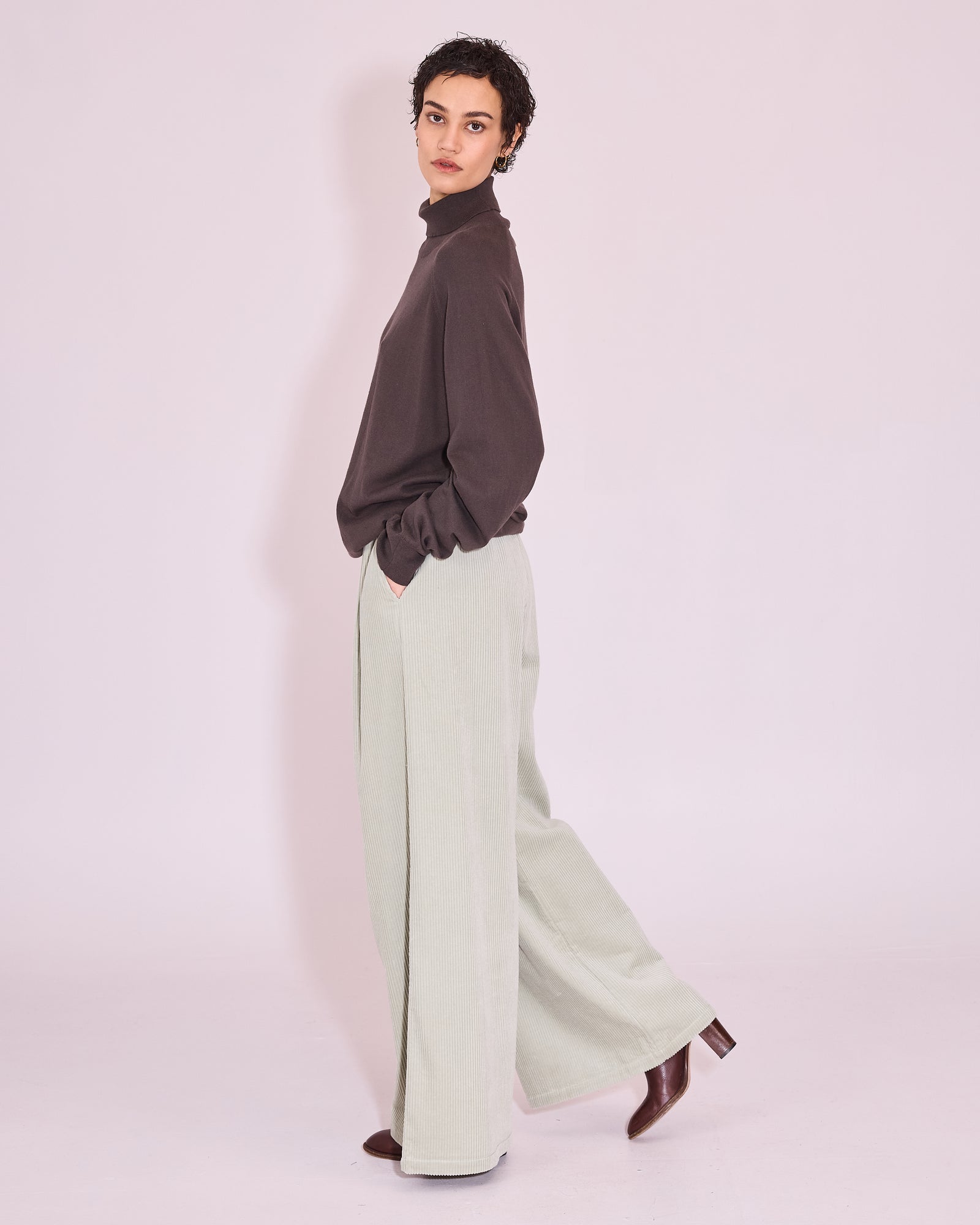 NVW26K015X-J7000-785-WB.jpg