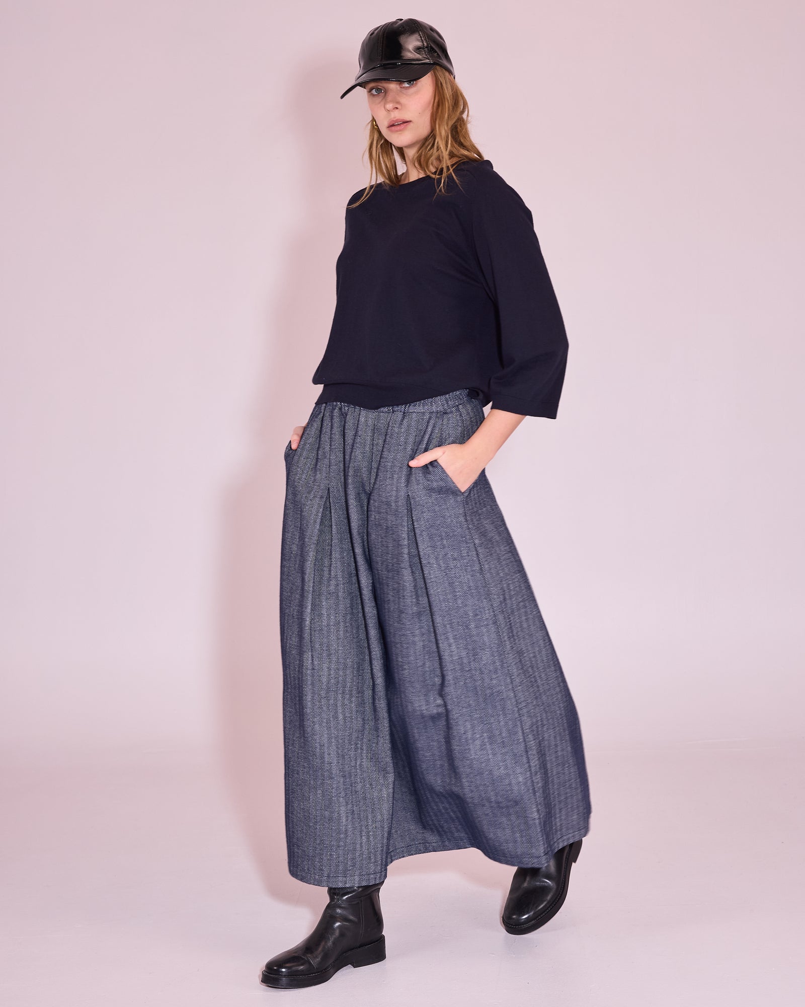 Jadara knitted sweater in midnight blue