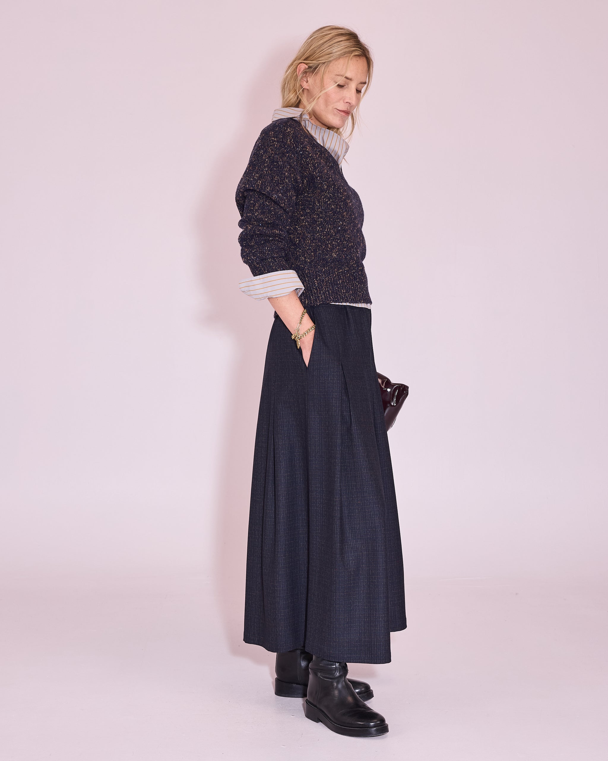 Jerevan trui in midnight blue / amber