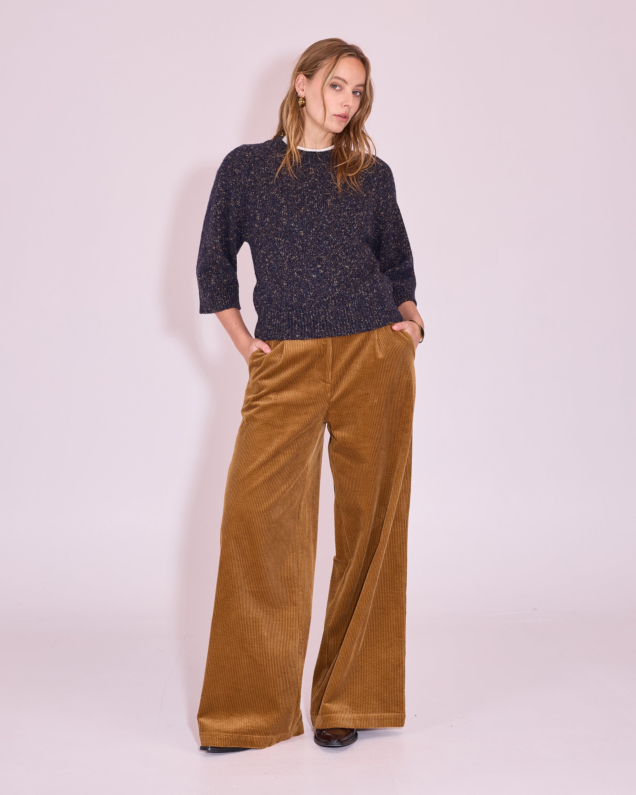 Jakarta trui in midnight blue / amber