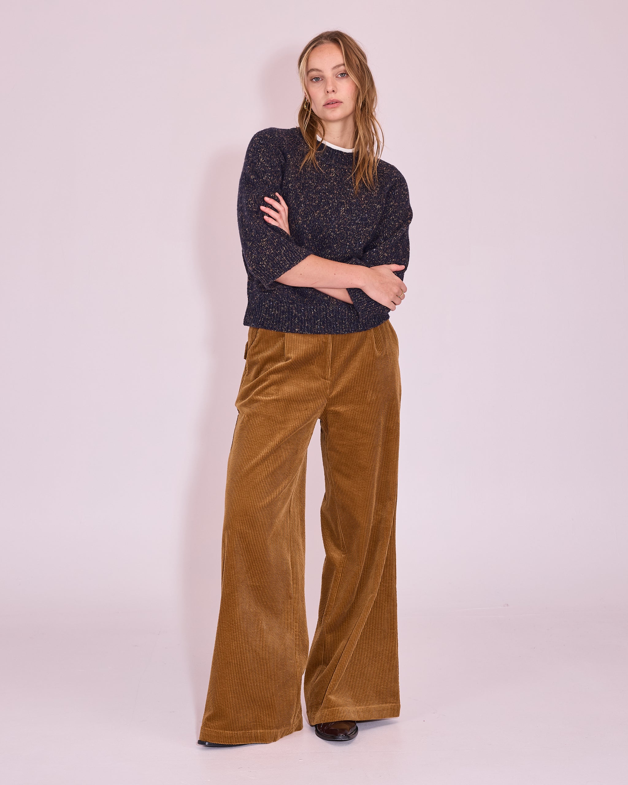 Jakarta trui in midnight blue / amber
