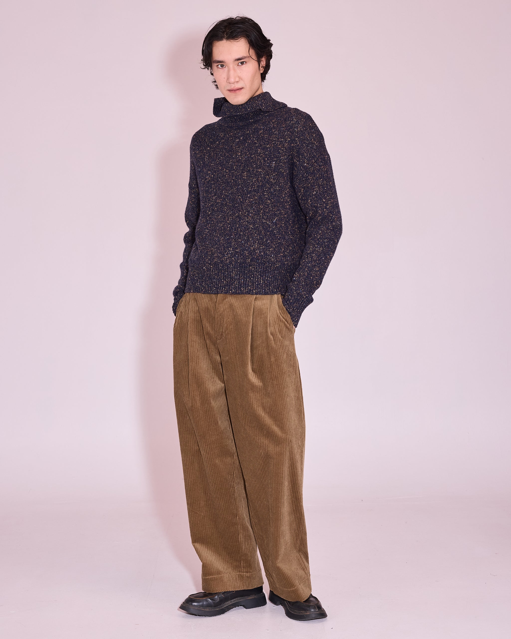 Joure trui in midnight blue / amber